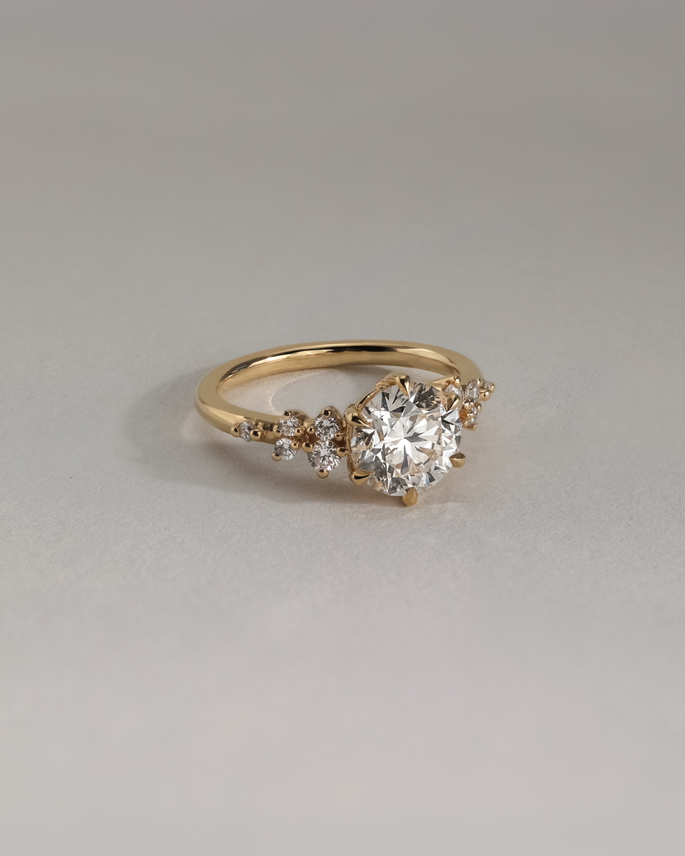 2.0 CT Round Cut Moissanite Cluster Engagement Ring