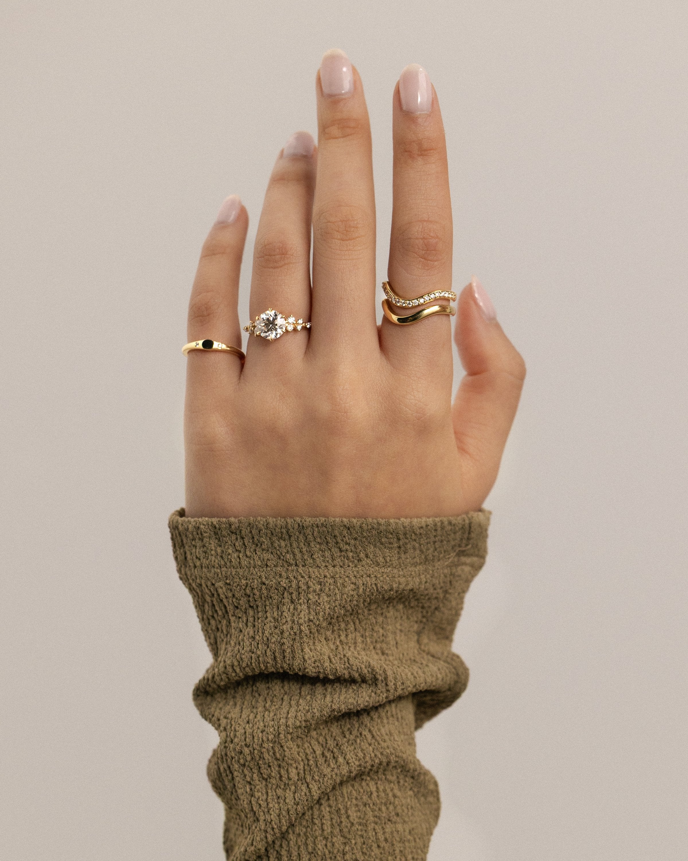 2.0 CT Round Cut Moissanite Cluster Engagement Ring