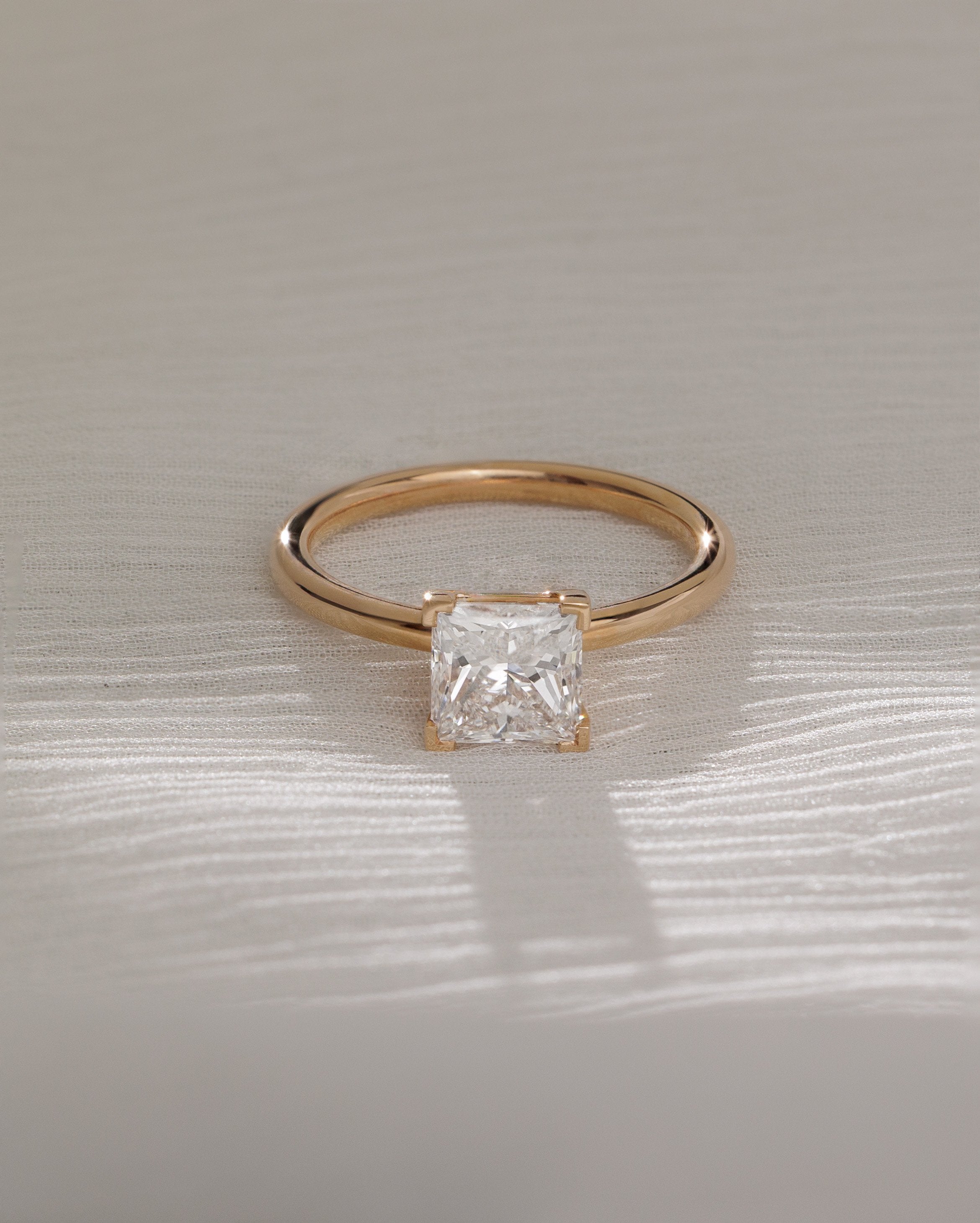 2.0 CT Princess Cut Moissanite Solitaire Engagement Ring
