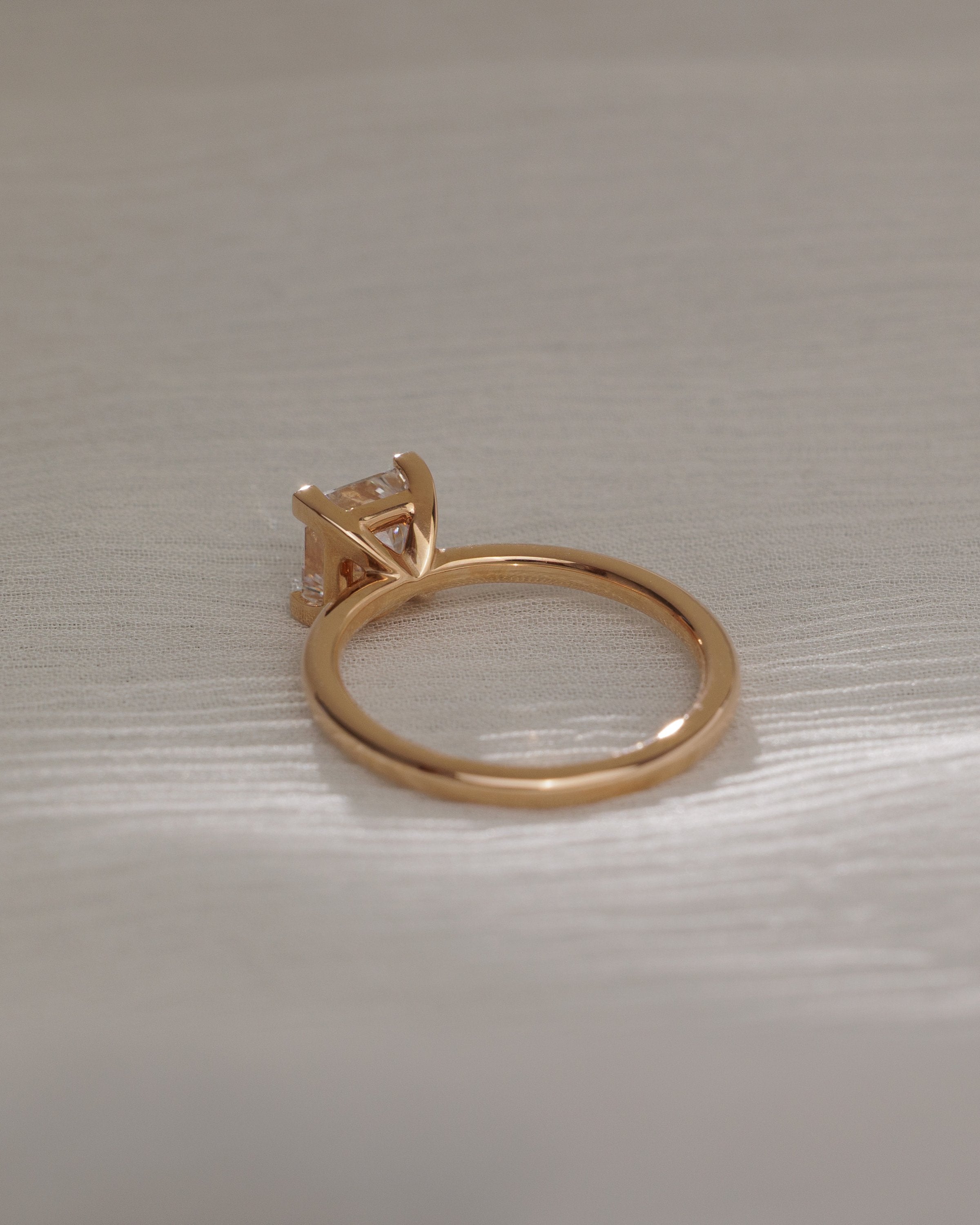 2.0 CT Princess Cut Moissanite Solitaire Engagement Ring