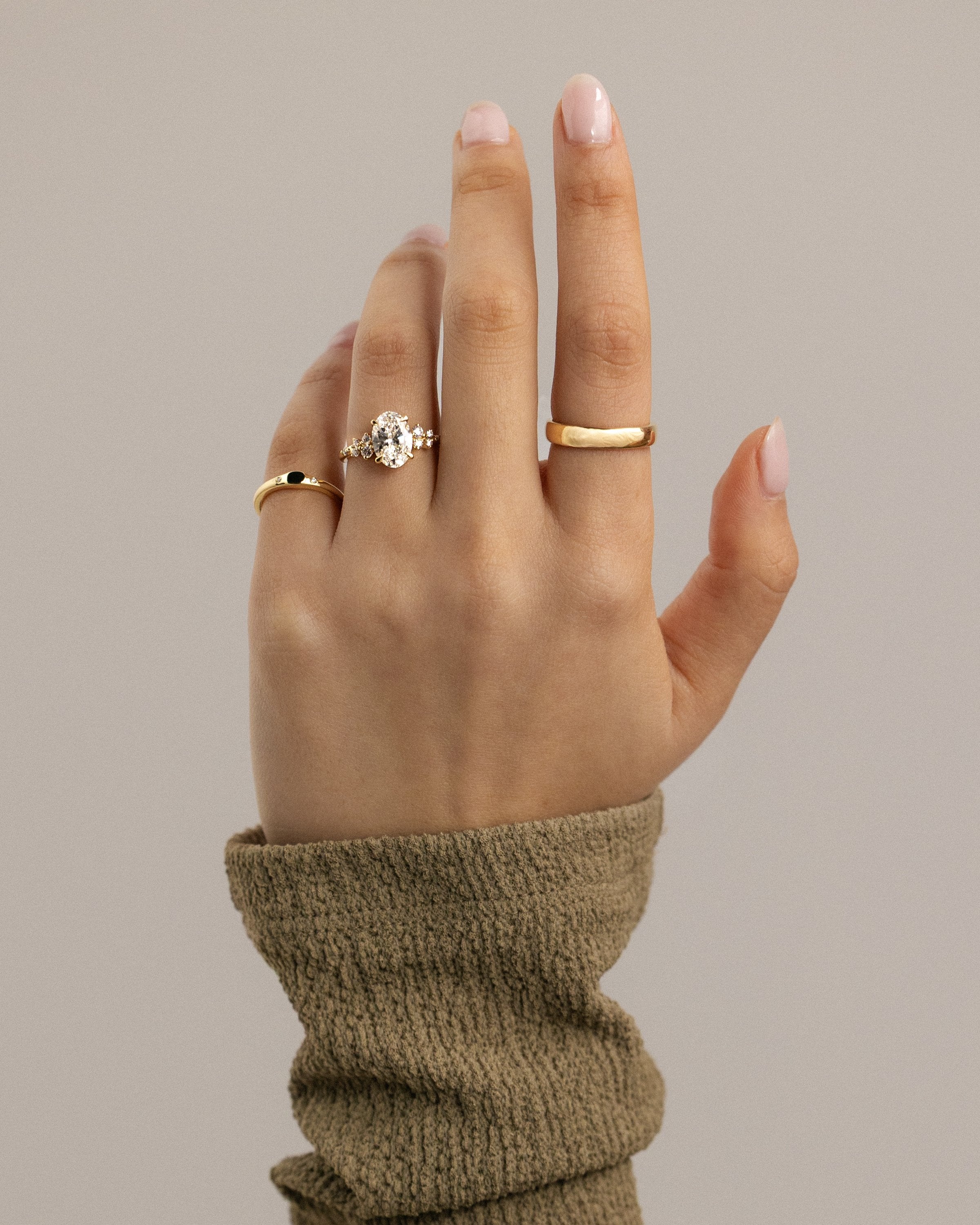 2.0 CT Oval Cut Moissanite Cluster Engagement Ring