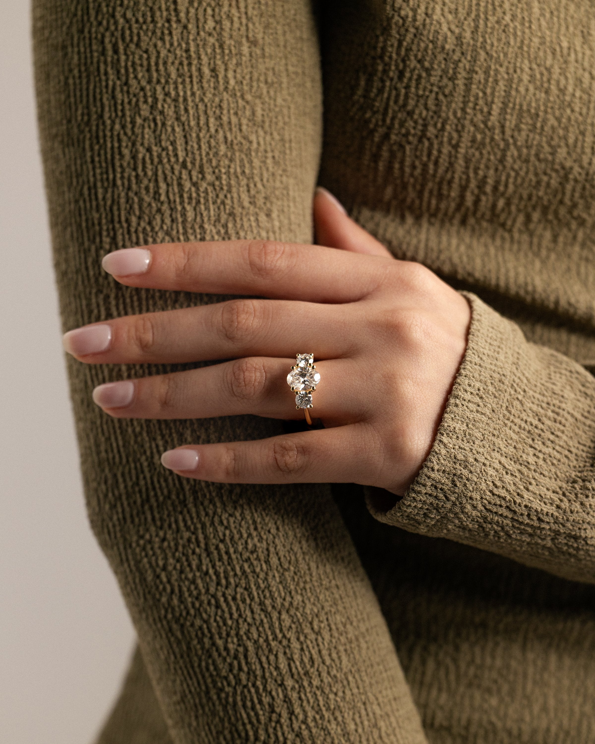 2.0 CT Oval Cut Moissanite Three Stone Engagement Ring