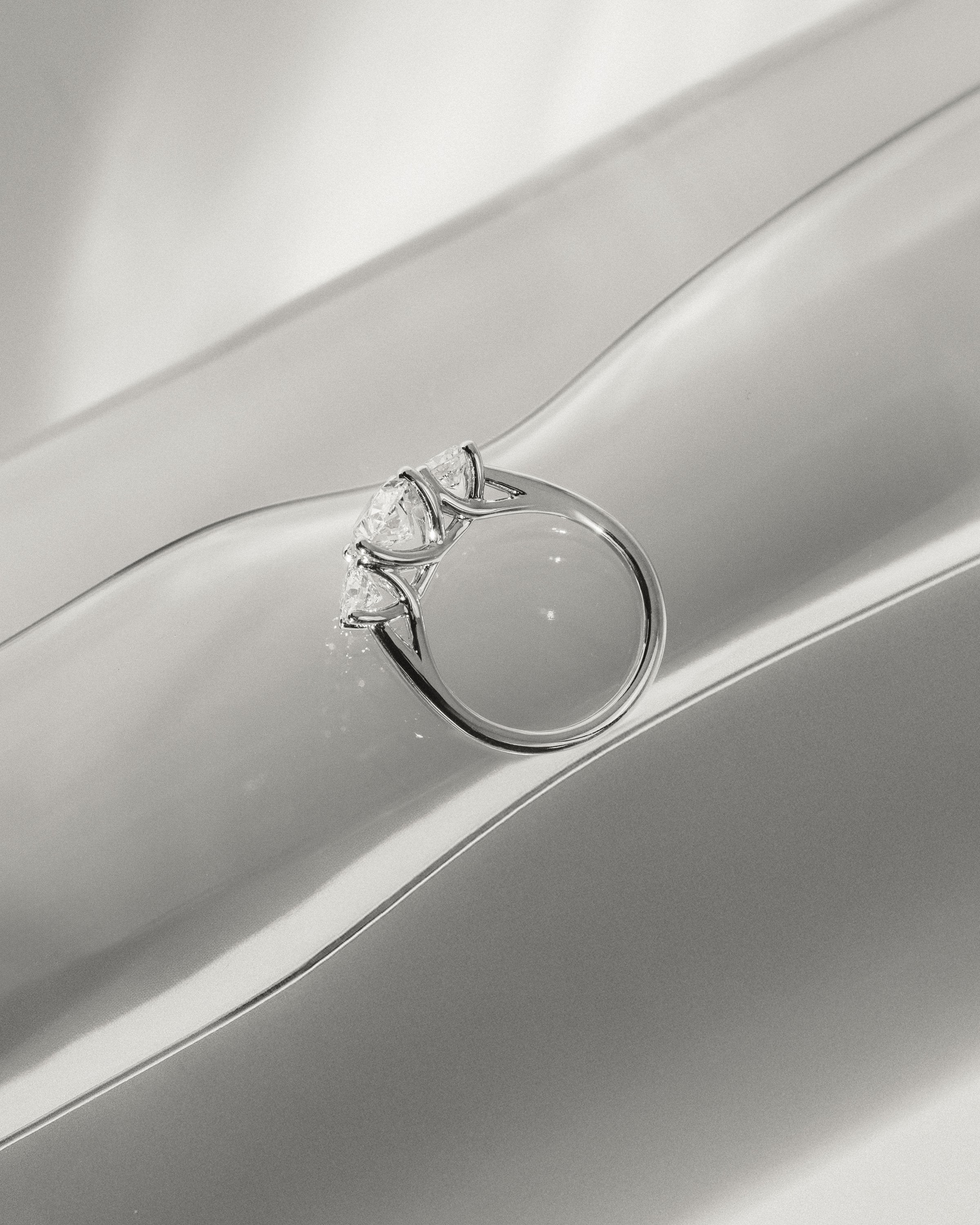 2.0 CT Oval Cut Moissanite Three Stone Engagement Ring