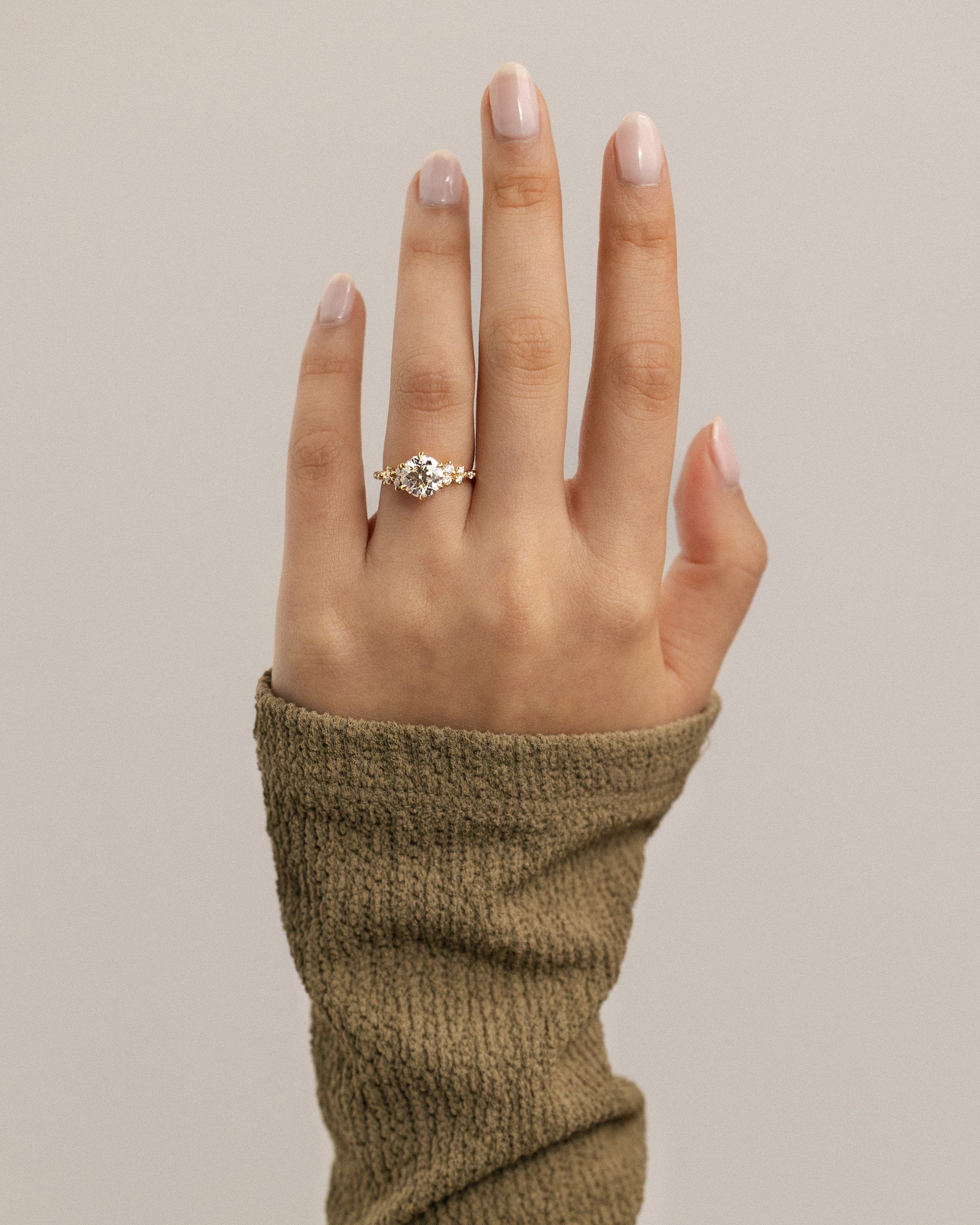 2.0 CT Round Cut Moissanite Cluster Engagement Ring