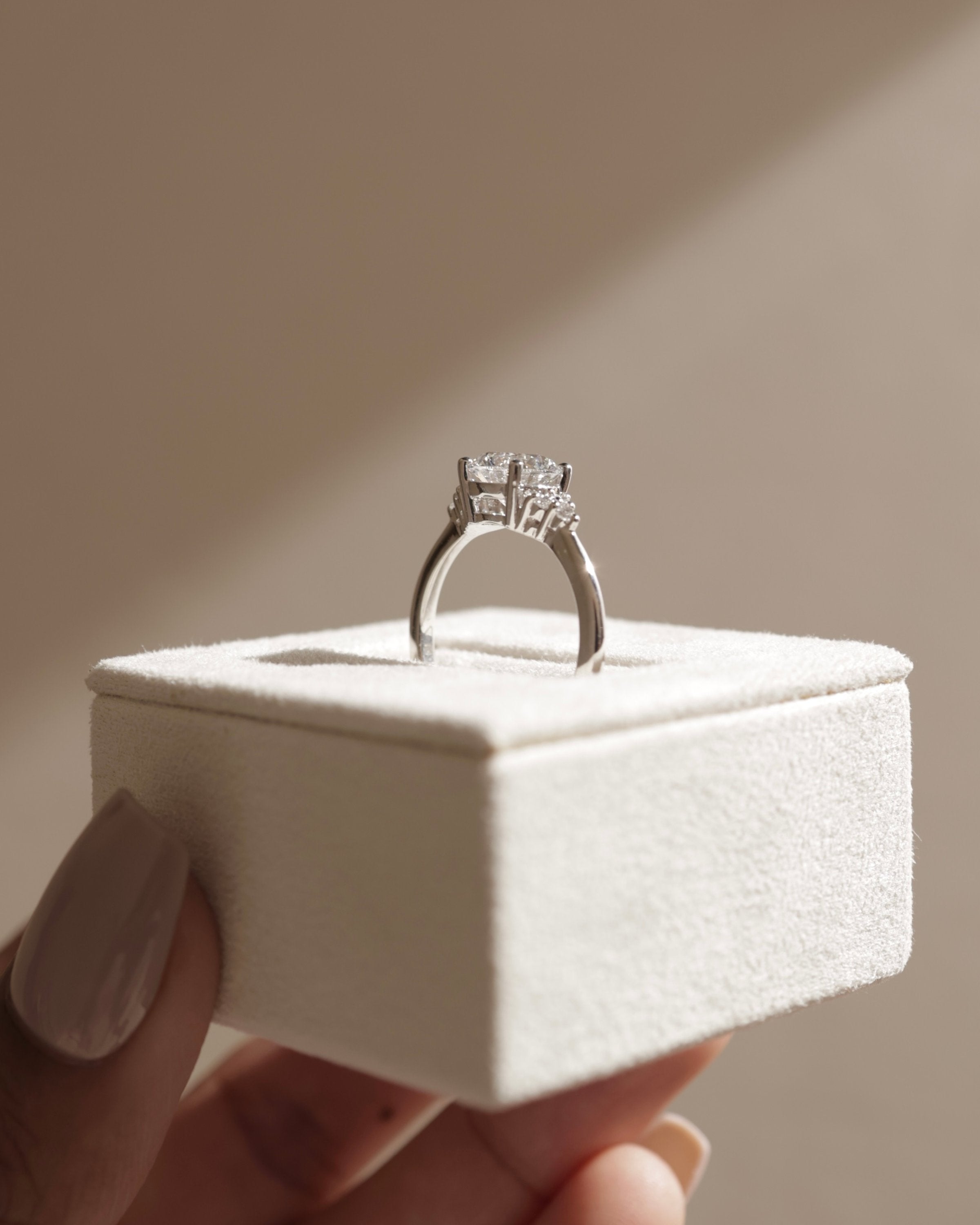 2.0 CT Round Shape Moissanite Cluster Setting Engagement Ring