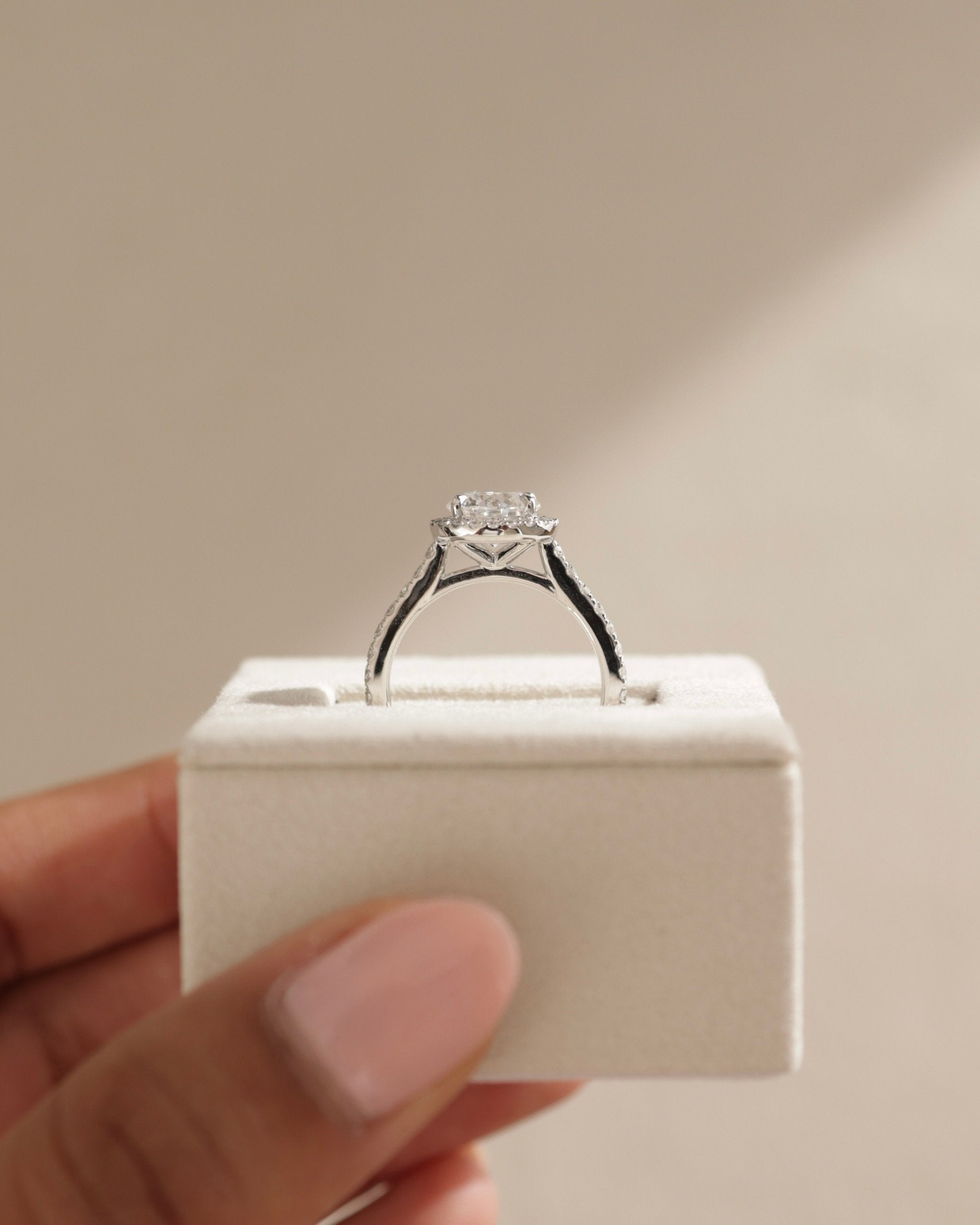 2.0 CT Round Cut Moissanite Halo Engagement Ring