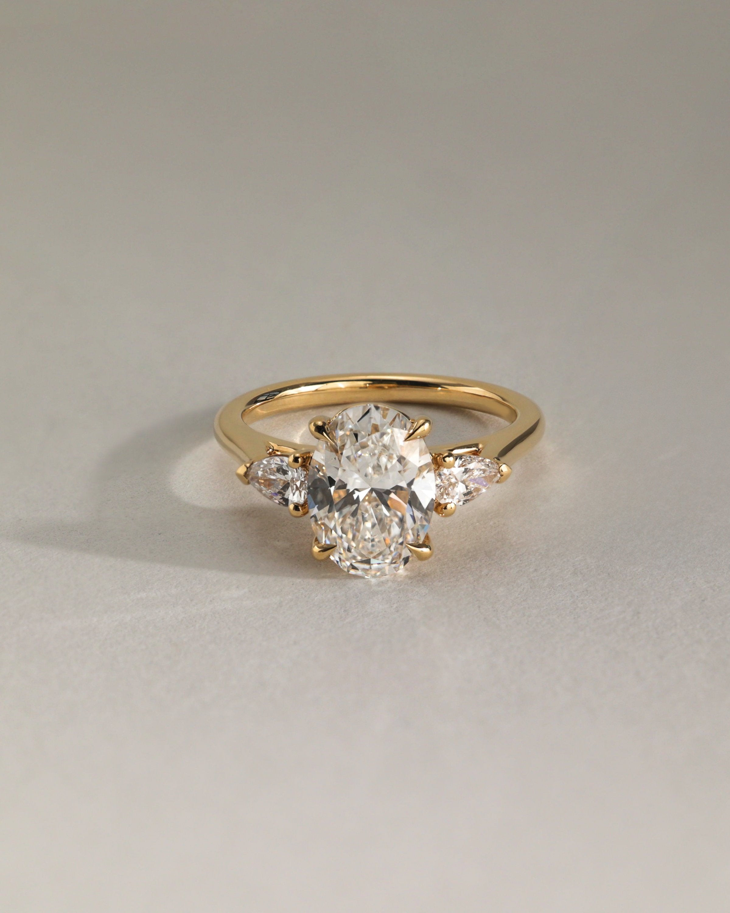 2.0 CT Oval Cut Moissanite Three Stone Engagement Ring