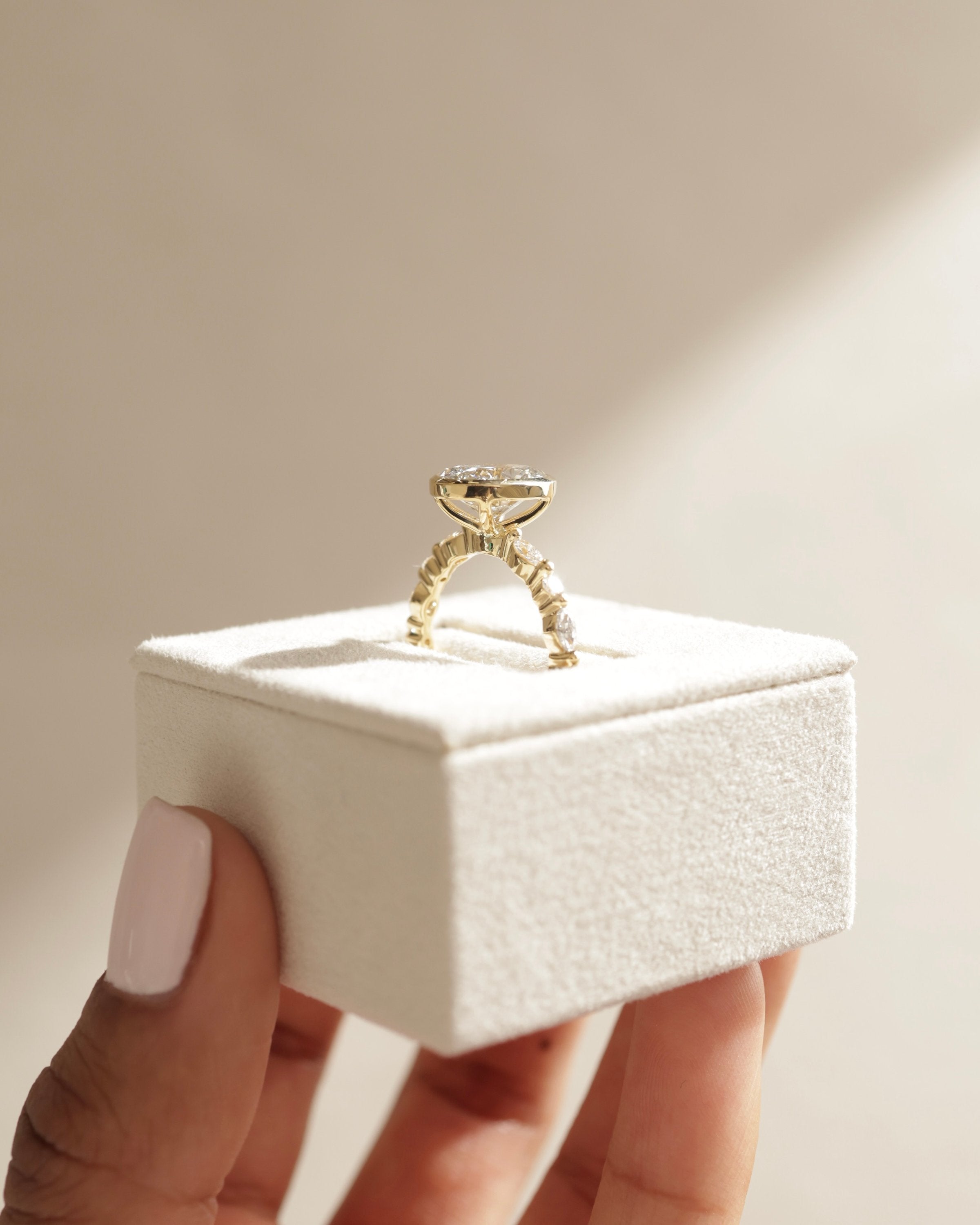 2.0 CT Oval Cut Moissanite Bezel Engagement Ring