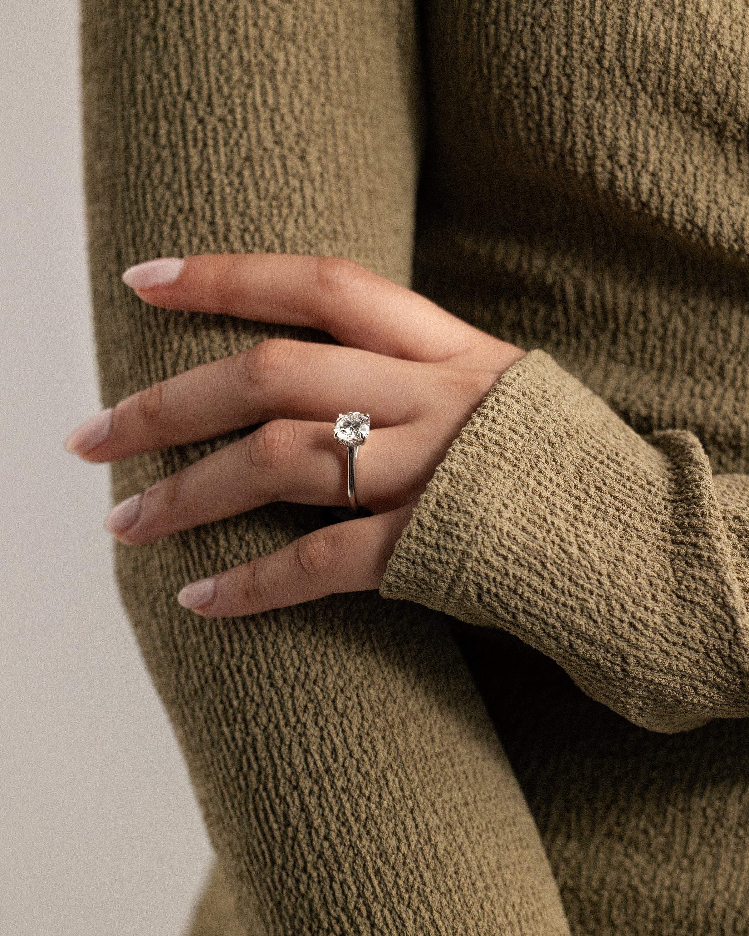 2.0 CT Round Cut Moissanite Hidden Halo Engagement Ring