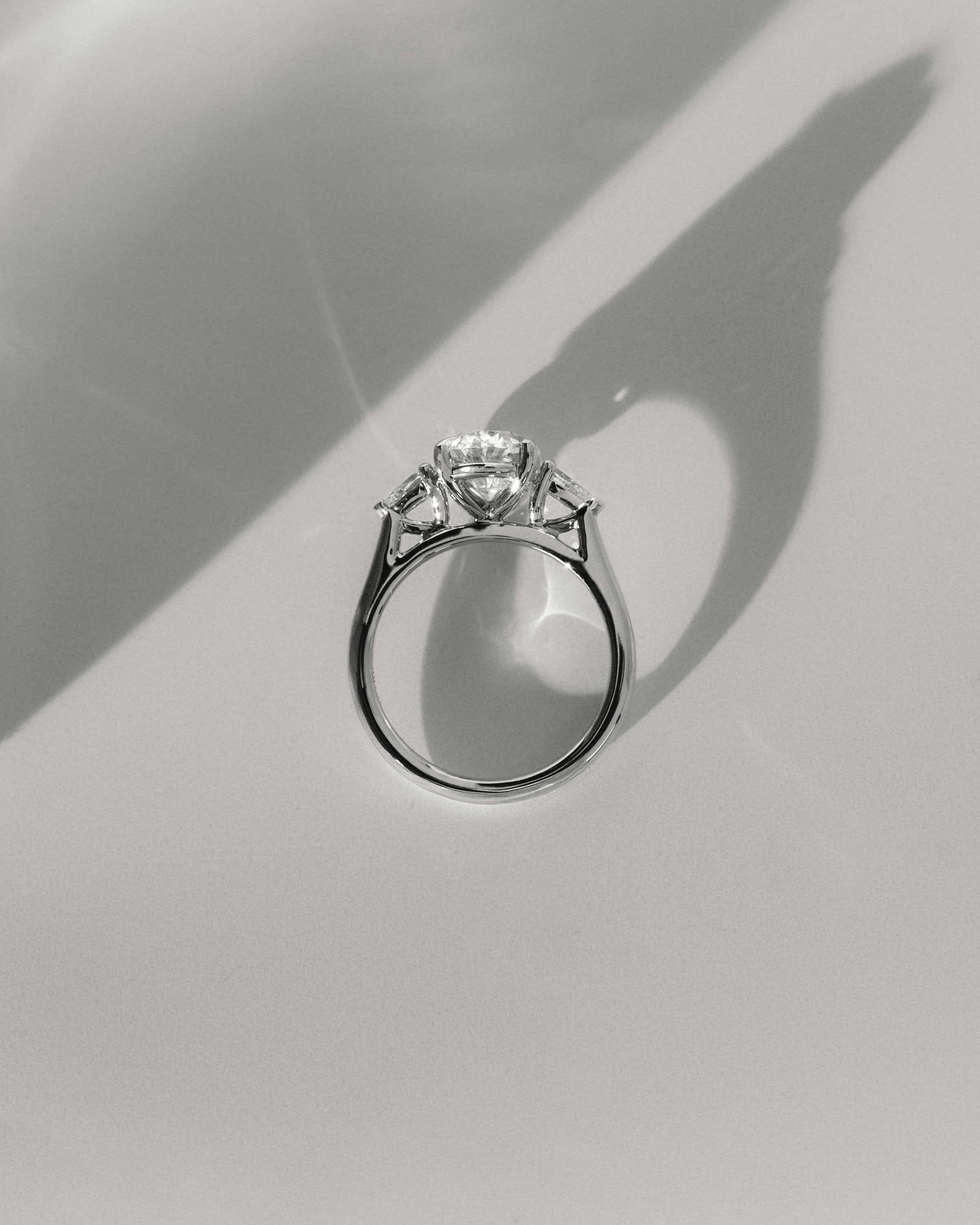 2.0 CT Oval Shape Moissanite Three Stone Engagement Ring