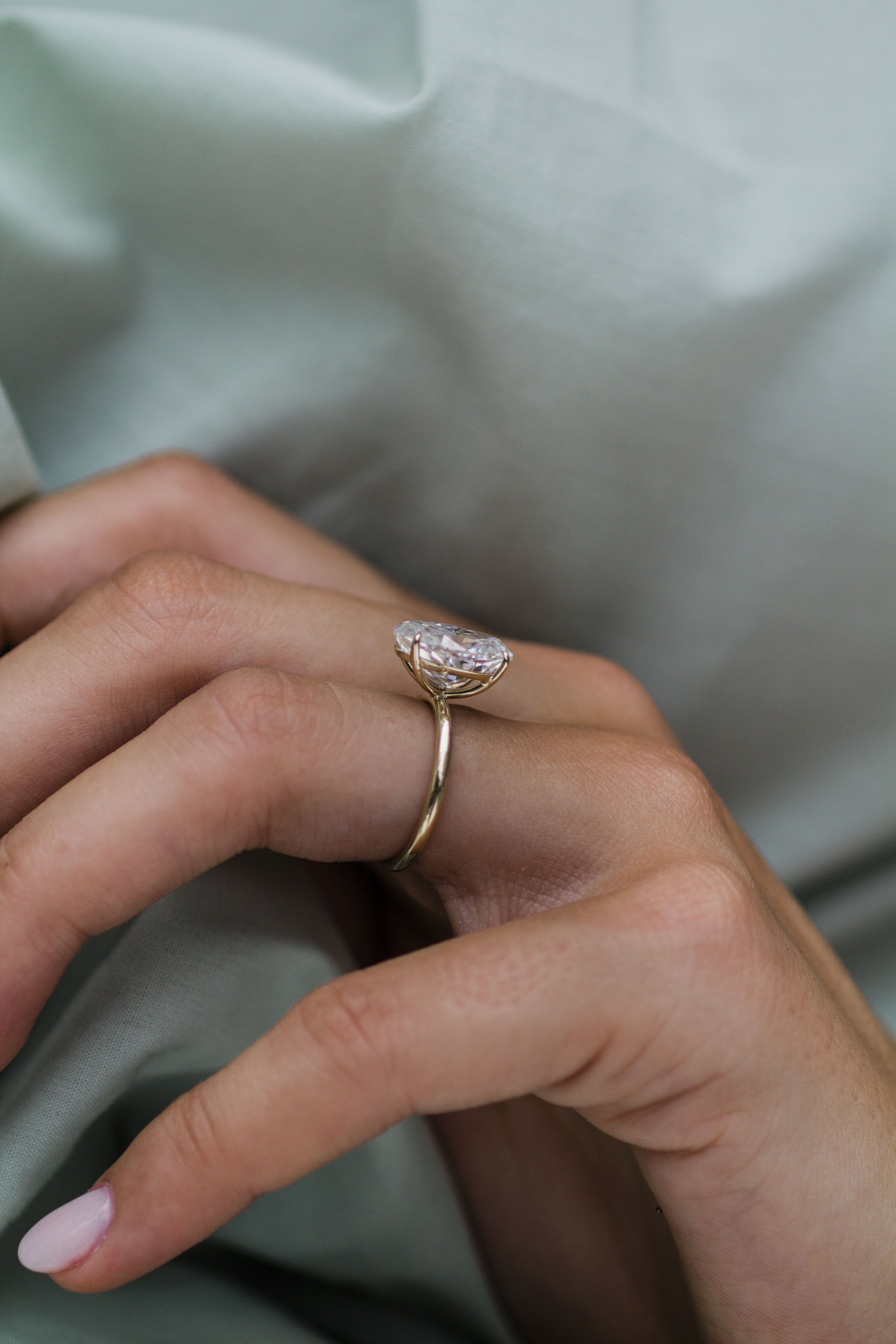 1.0 - 4.0 CT Oval Solitaire Moissanite Engagement Ring - crownmoissanite