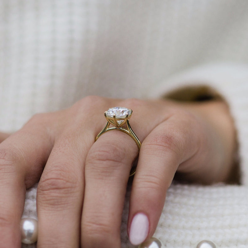 3.0 CT Round Solitaire Moissanite Engagement Ring - crownmoissanite