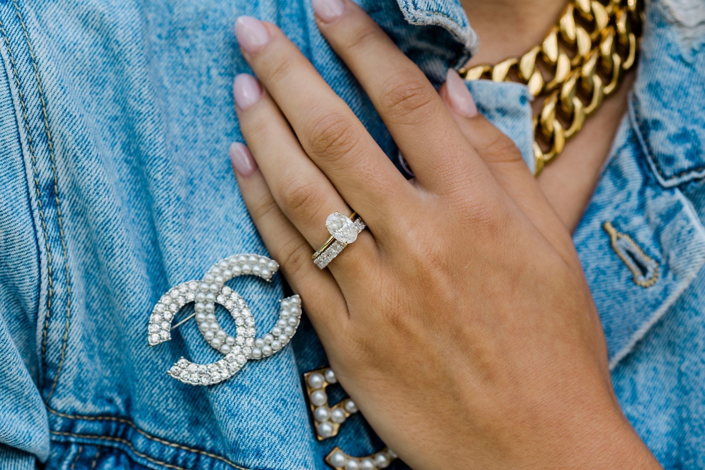 1.0 - 2.5 CT Oval Solitaire Hidden Halo Moissanite Engagement Ring - crownmoissanite