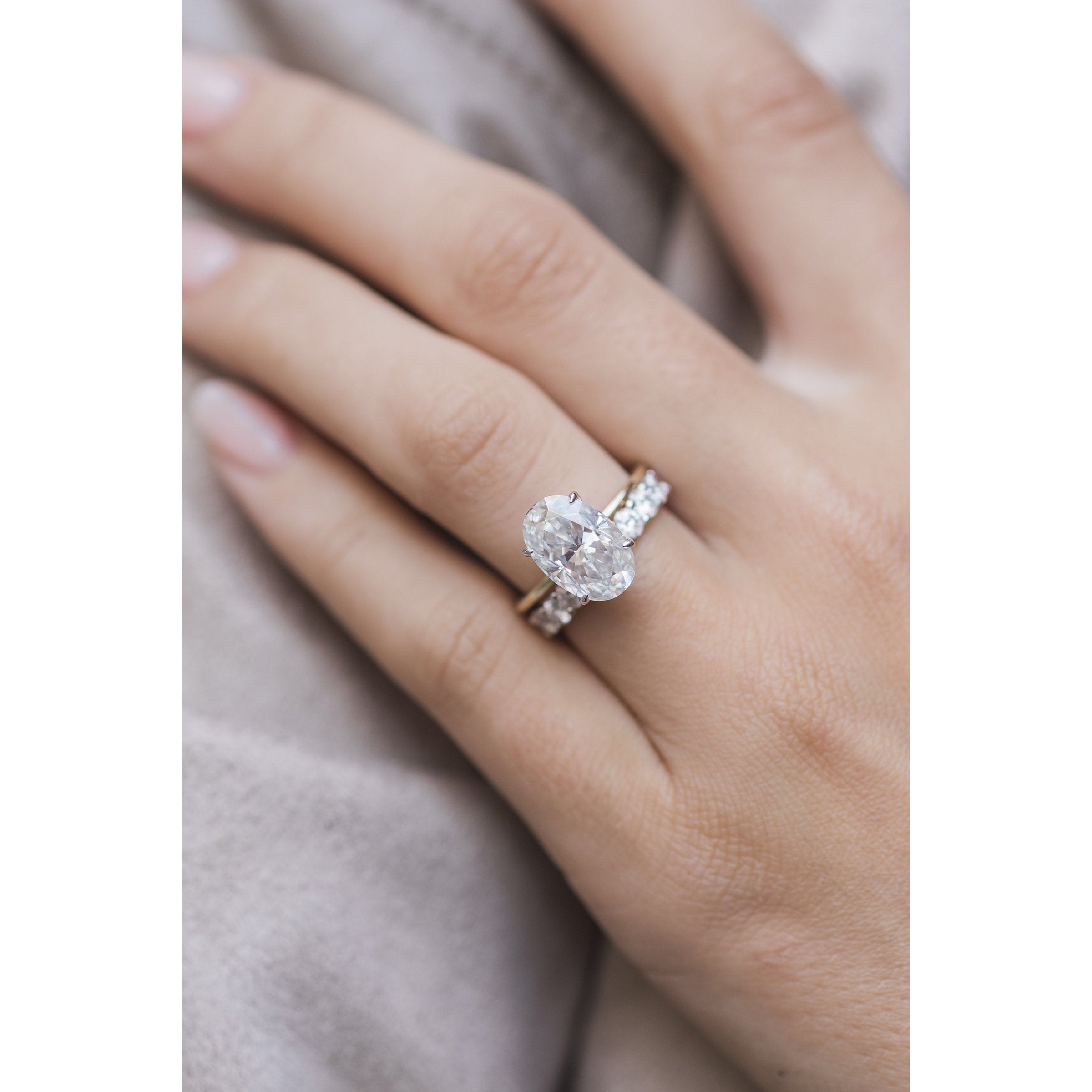 4.0 CT Oval Solitaire Moissanite Engagement Ring - crownmoissanite
