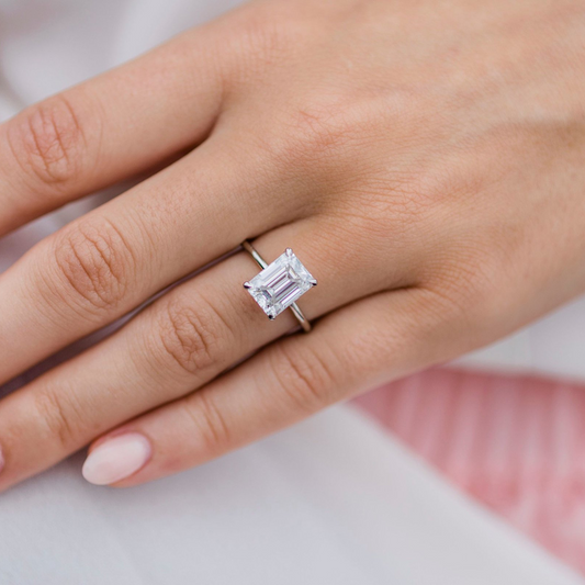 2.60 CT Emerald Solitaire Moissanite Engagement Ring - crownmoissanite