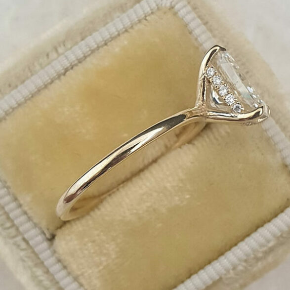 2.1 CT Radiant Cut Solitaire Style Moissanite Engagement Ring - crownmoissanite