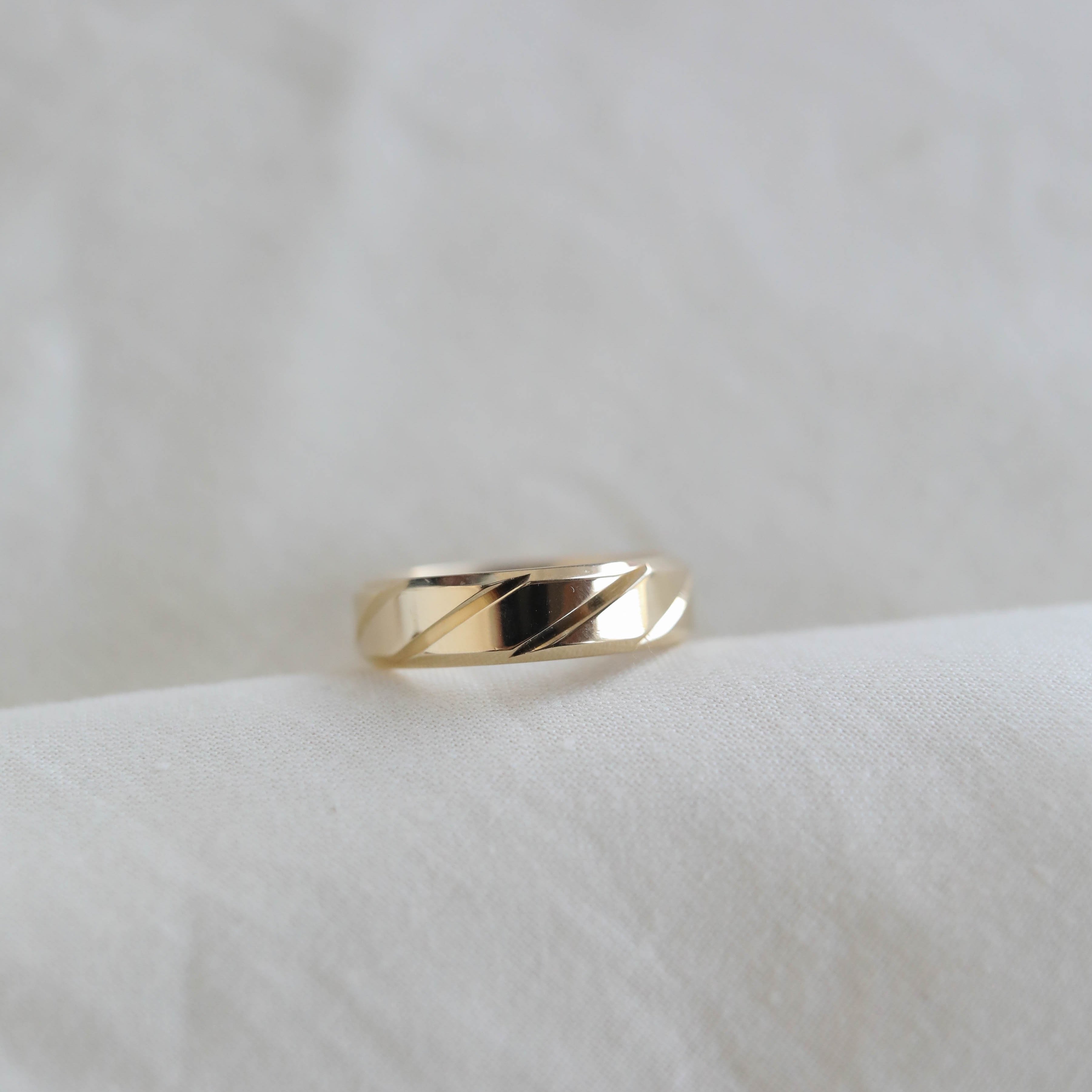 High-Polish Finish Regular Men's Band - crownmoissanite