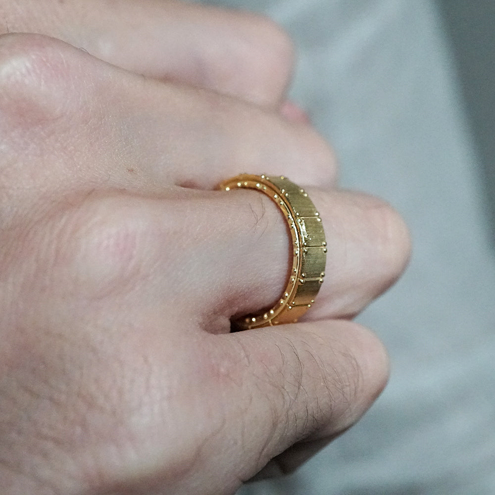 Classic Shield Textured Men's Wedding Band - crownmoissanite