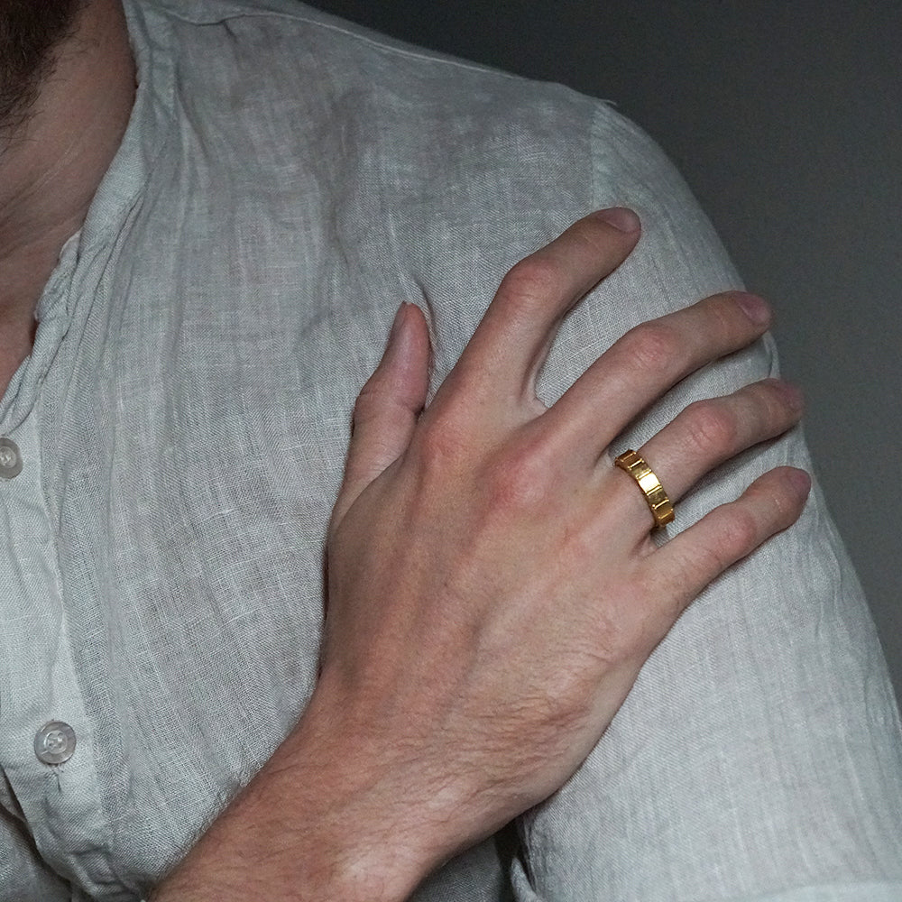 Classic Shield Textured Men's Wedding Band - crownmoissanite