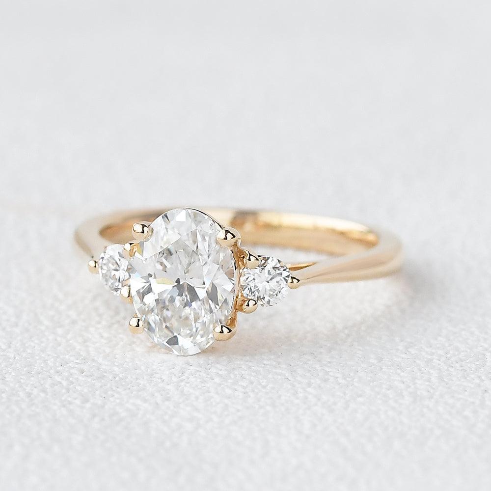 0.94 CT Oval Shaped Moissanite Three Stones Engagement Ring - crownmoissanite