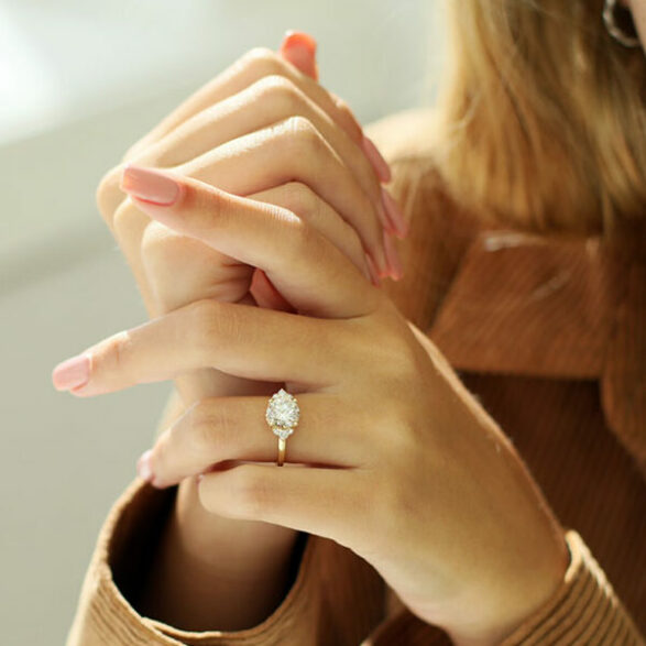 2.0 CT Round Cluster Style Moissanite Engagement Ring - crownmoissanite