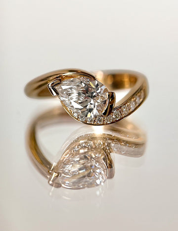 1.0 - 2.0 CT Pear Cut Moissanite Pavé Unique Setting Engagement Ring