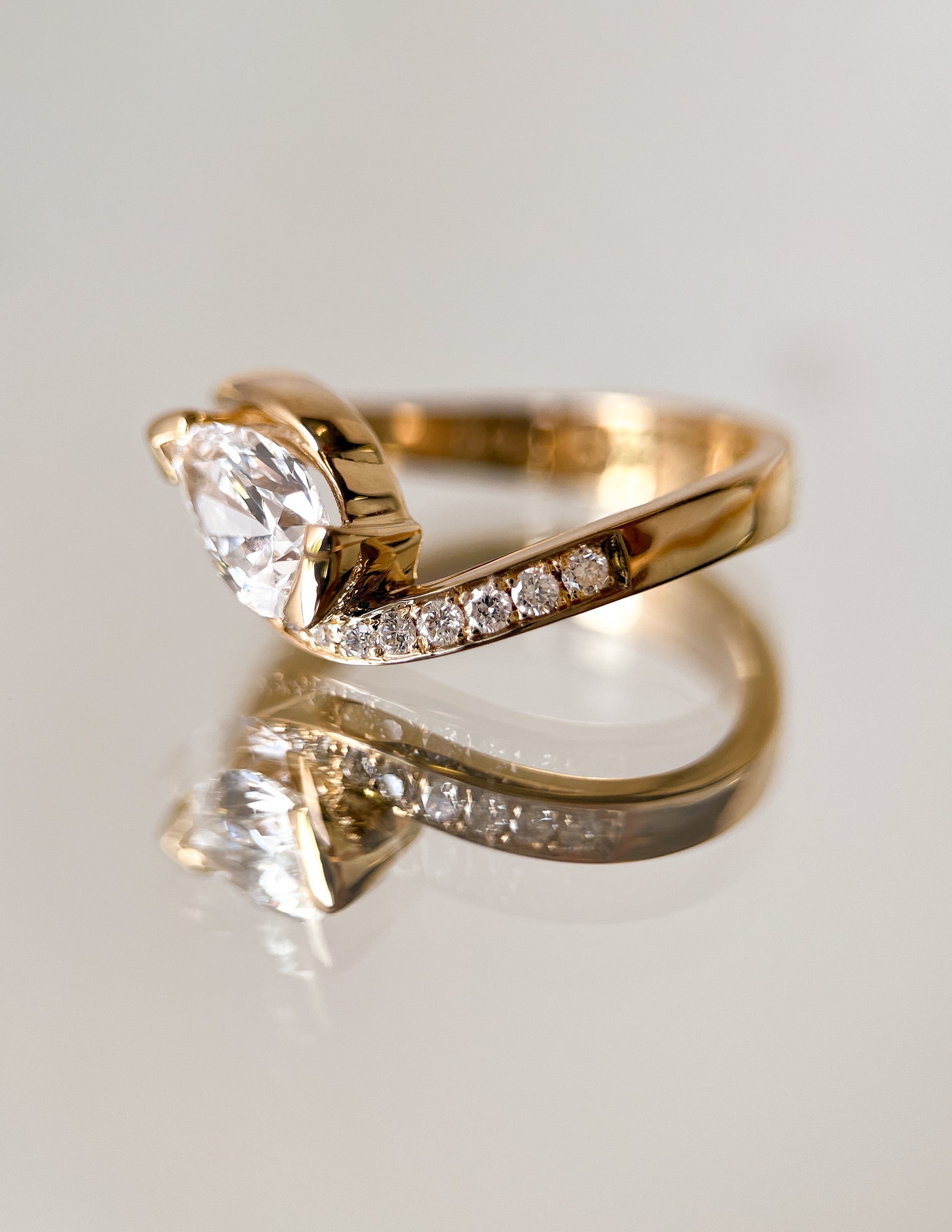 1.0 - 2.0 CT Pear Cut Moissanite Pavé Unique Setting Engagement Ring