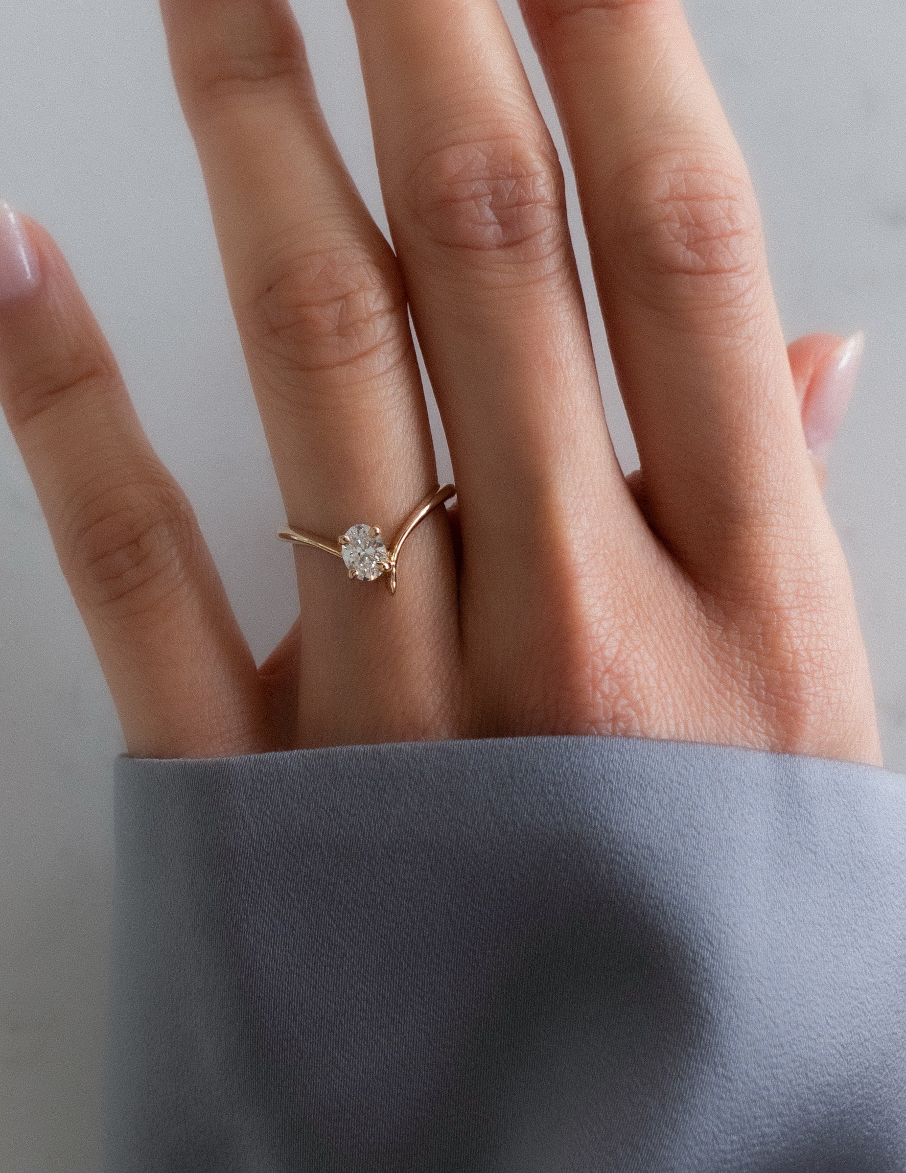 0.50 -1.50 CT Oval Cut Moissanite Solitaire Engagement Ring