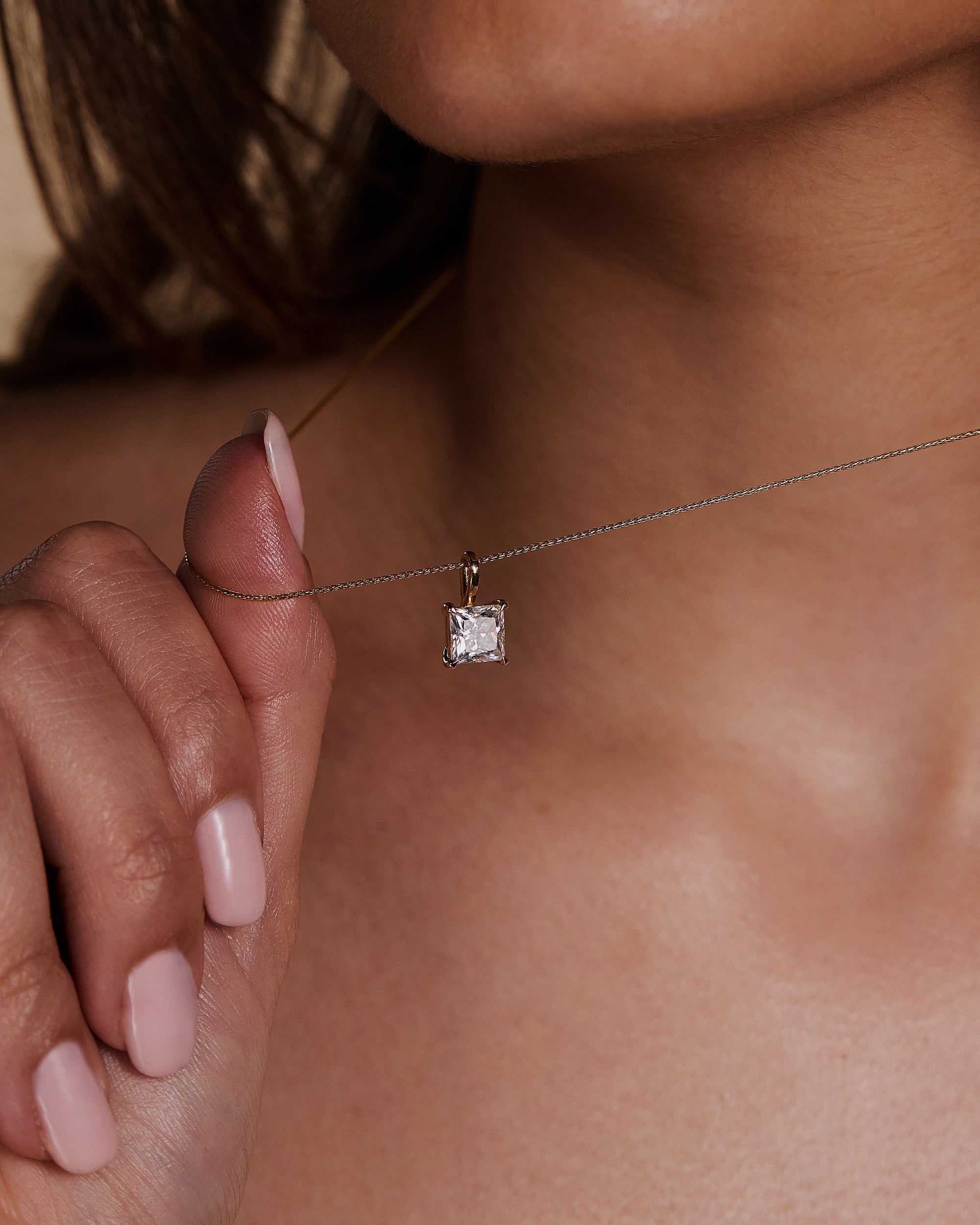 2.0 CT princess cut moissanite pendant necklace – modern and radiant solitaire design in polished gold, perfect for bridal elegance, gifting, or everyday luxury.