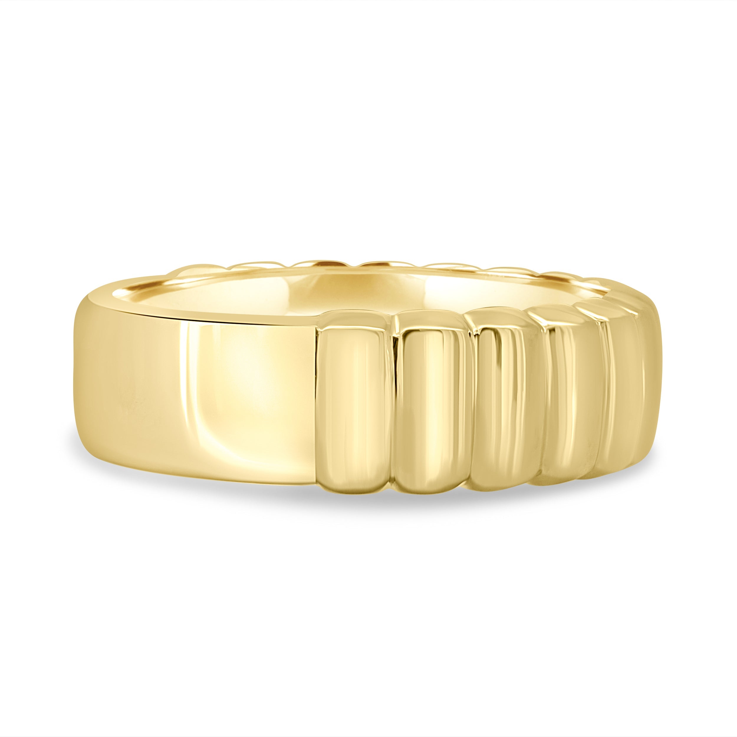 Plain yet uniquely designed wedding band with modern detailing – minimalist gold ring perfect for couples seeking timeless elegance with a contemporary twist.