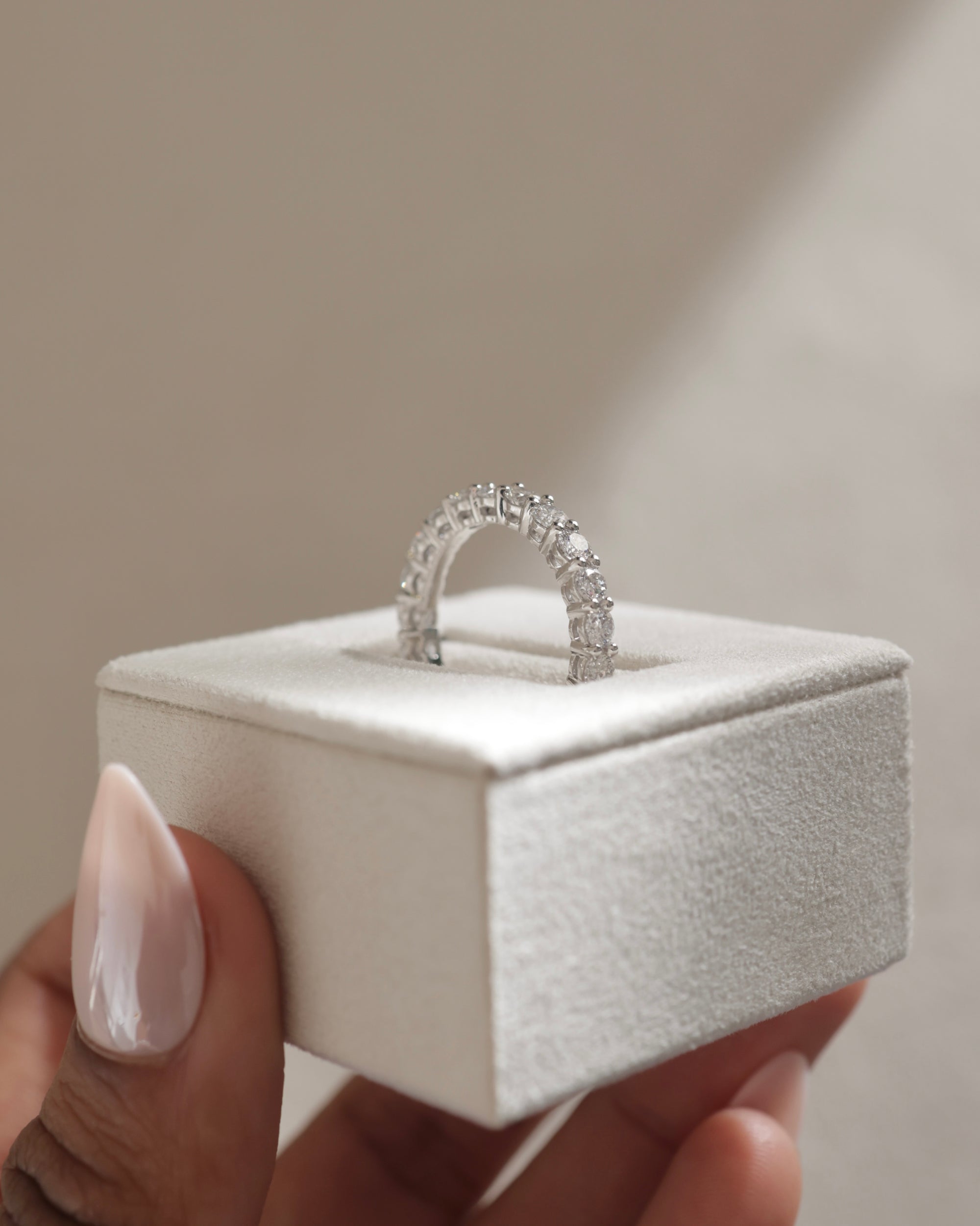 1.00 TCW round cut moissanite half eternity wedding band – classic and sparkling gold band, perfect for bridal wear, stacking, or anniversary gifting.