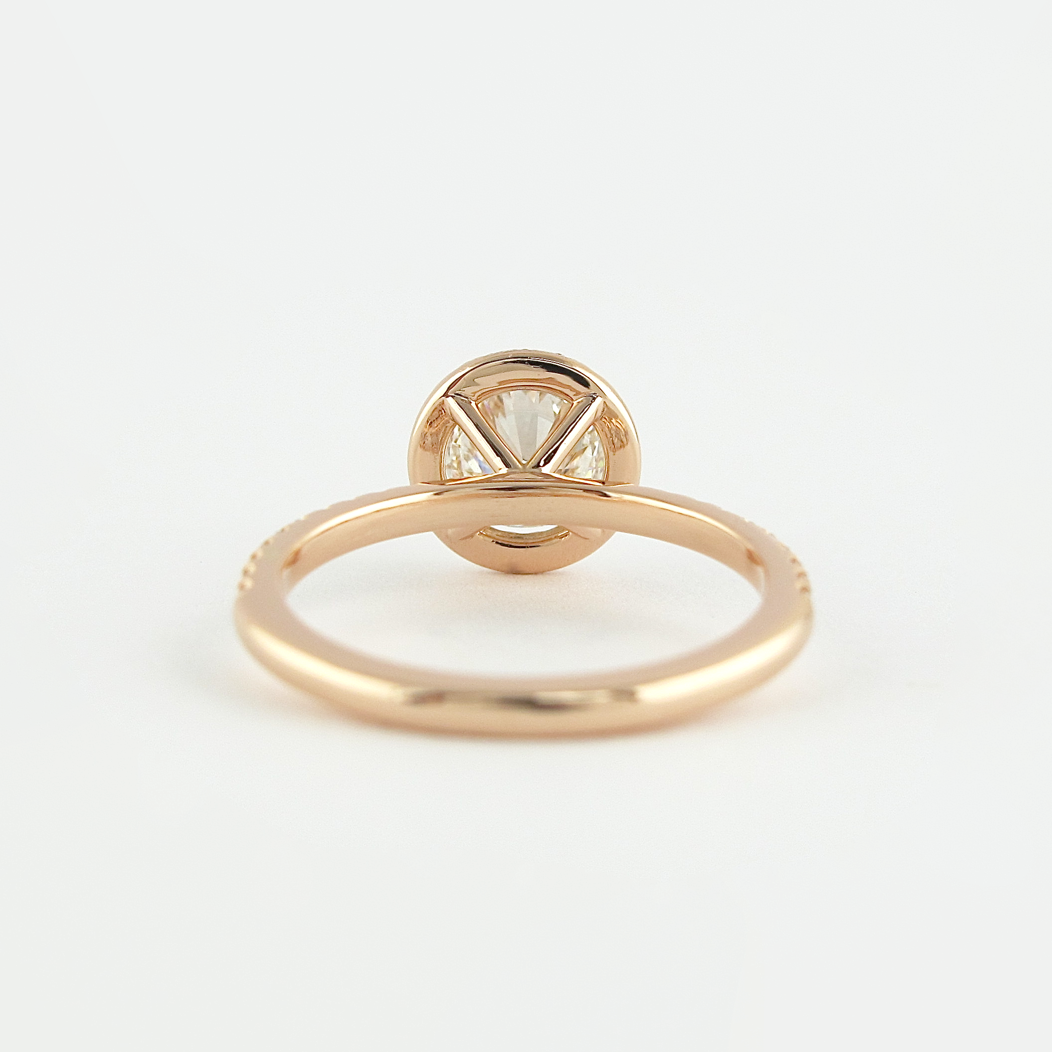 1.0 CT Round Shaped Moissanite Halo Engagement Ring - crownmoissanite