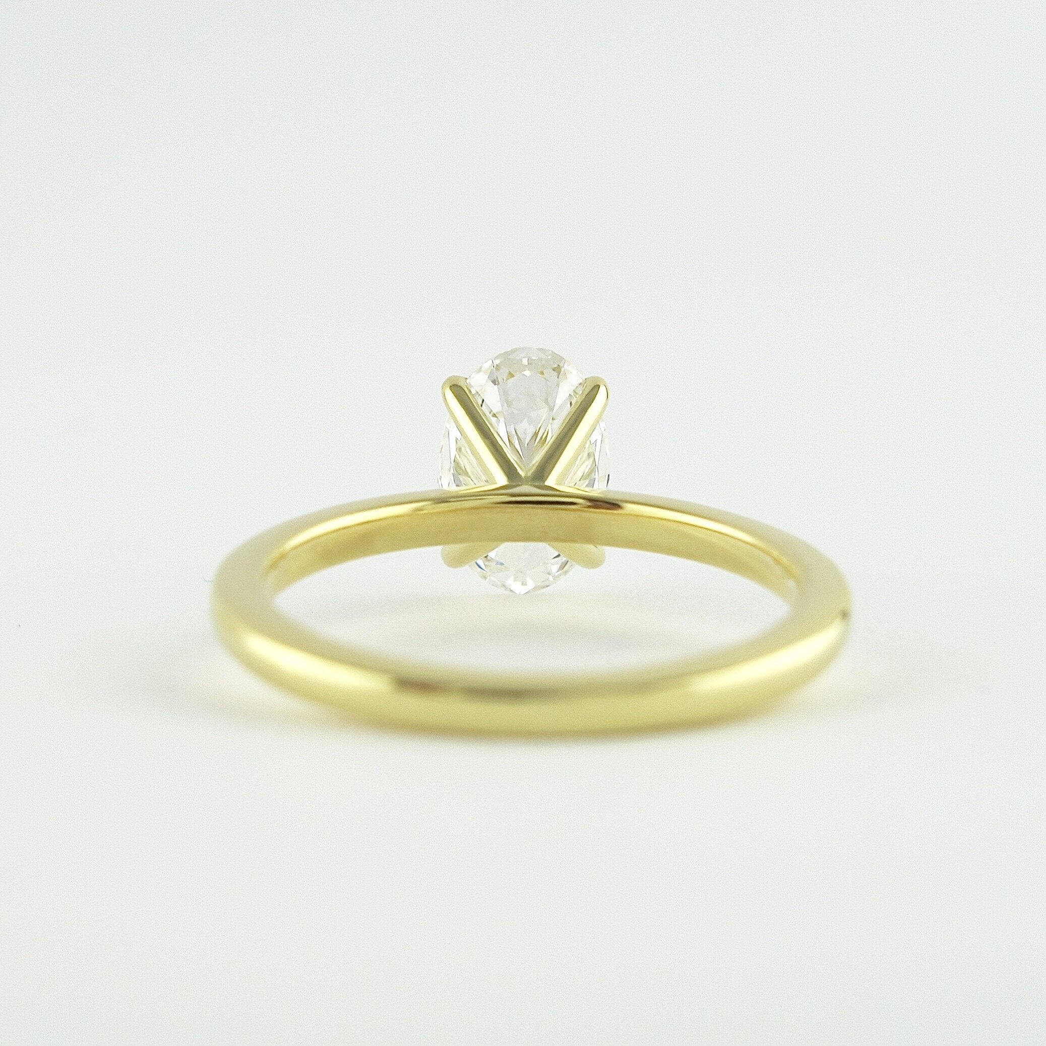 1.33 CT Oval Solitaire Style Moissanite Engagement Ring - crownmoissanite