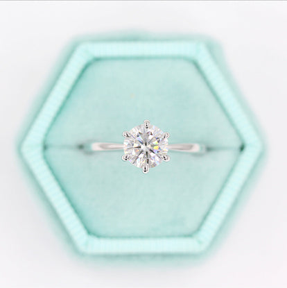 1.0 CT Round Cut Solitaire Moissanite Engagement Ring - crownmoissanite