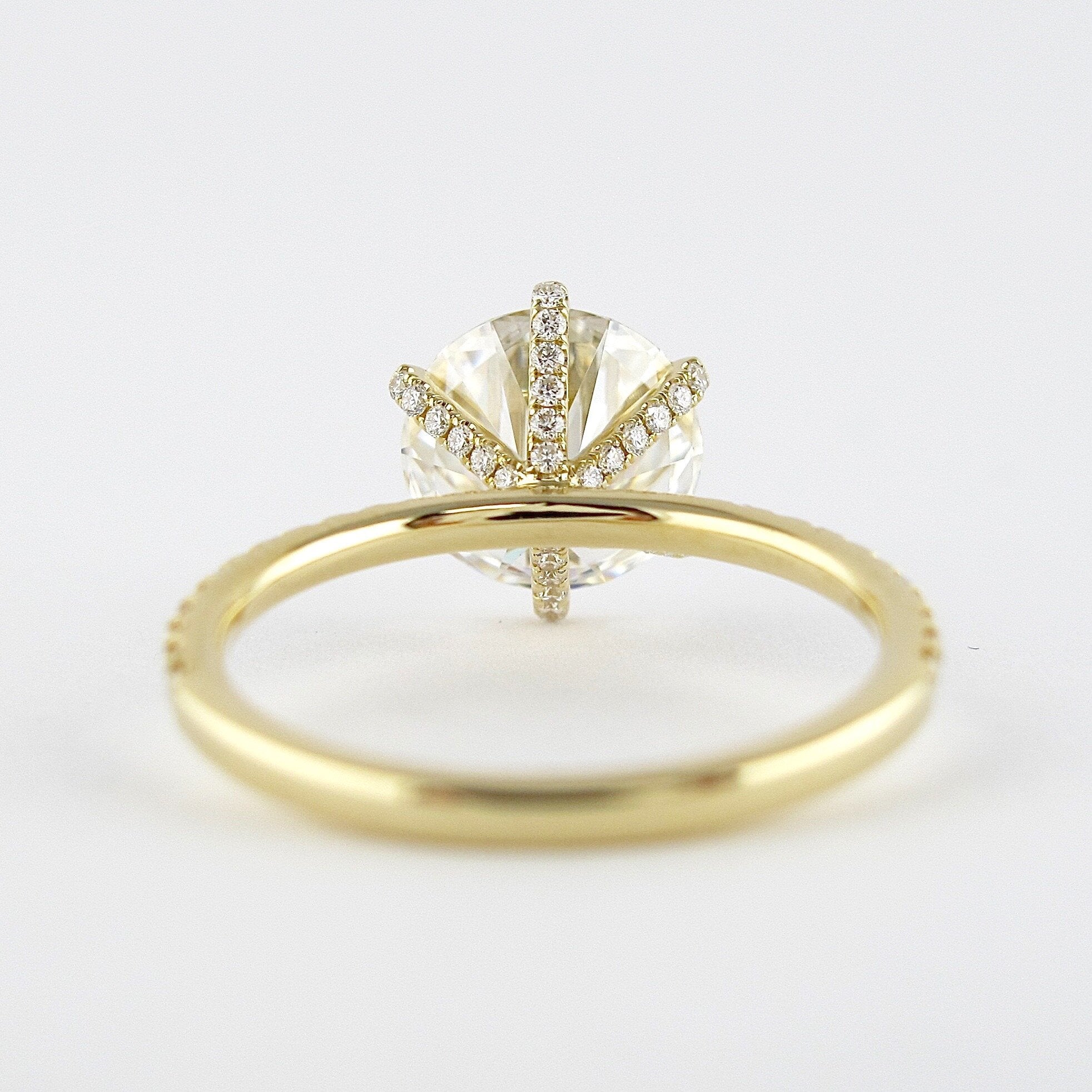1.90 CT Round Solitaire Style Moissanite Engagement Ring - crownmoissanite