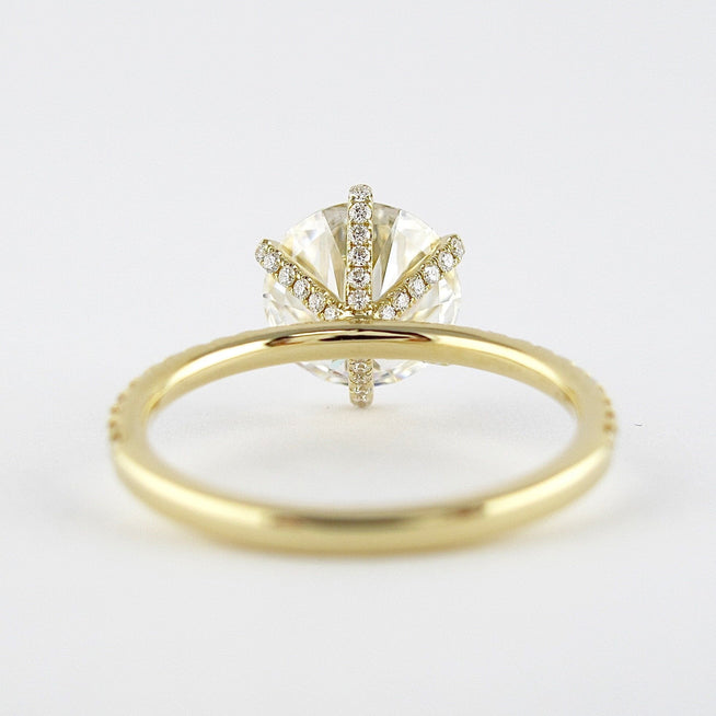 1.90 CT Round Solitaire Style Moissanite Engagement Ring - crownmoissanite
