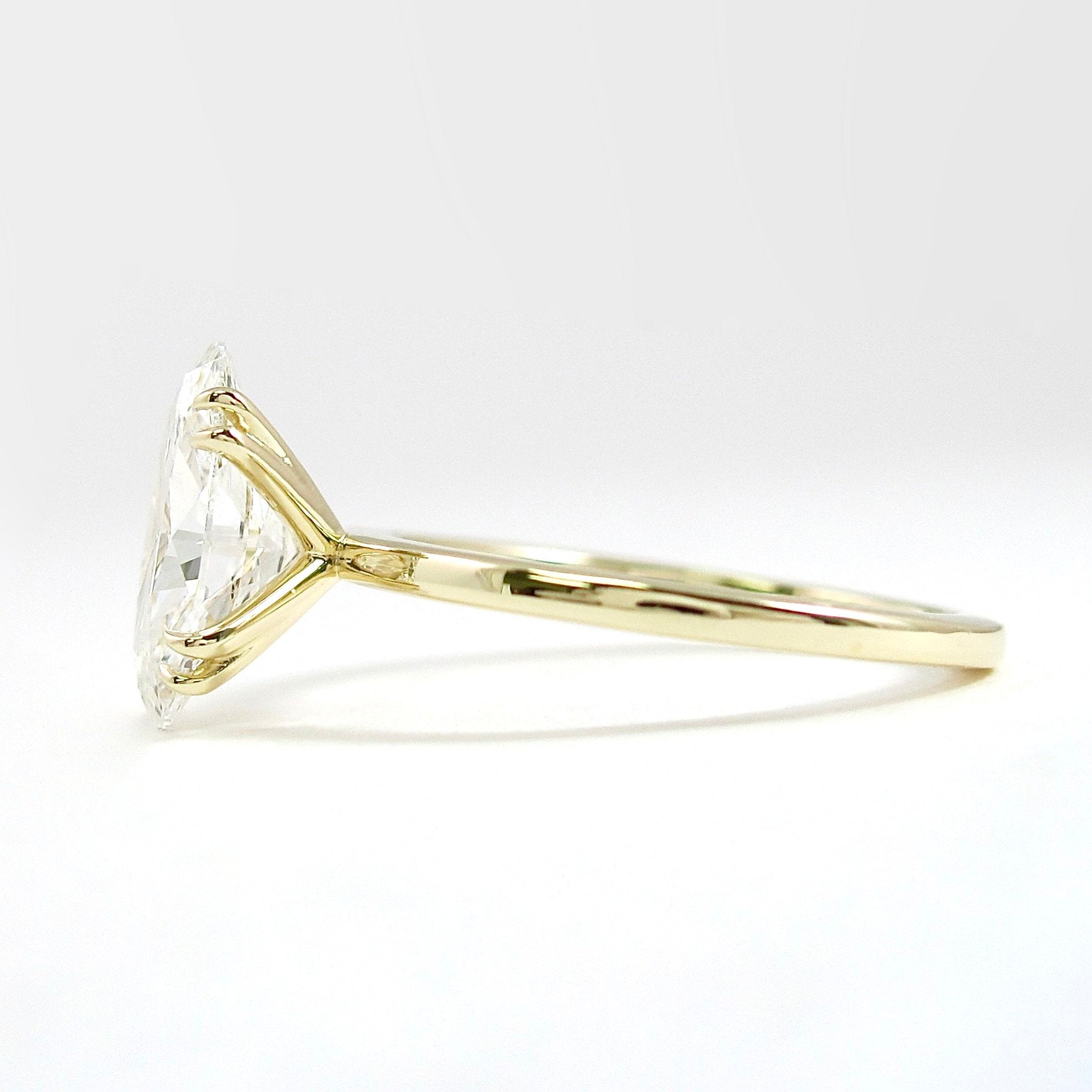 4.0 CT Oval Cut Solitaire Style Moissanite Engagement Ring - crownmoissanite