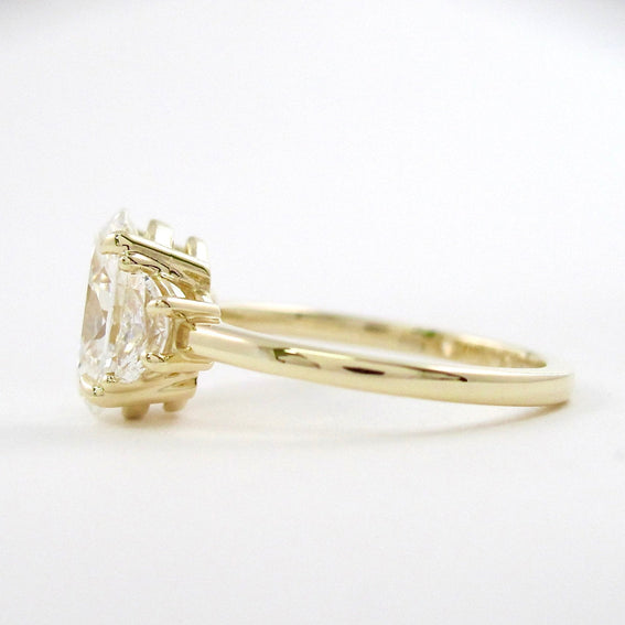 3.0 CT Oval Three Stone Moissanite Engagement Ring - crownmoissanite