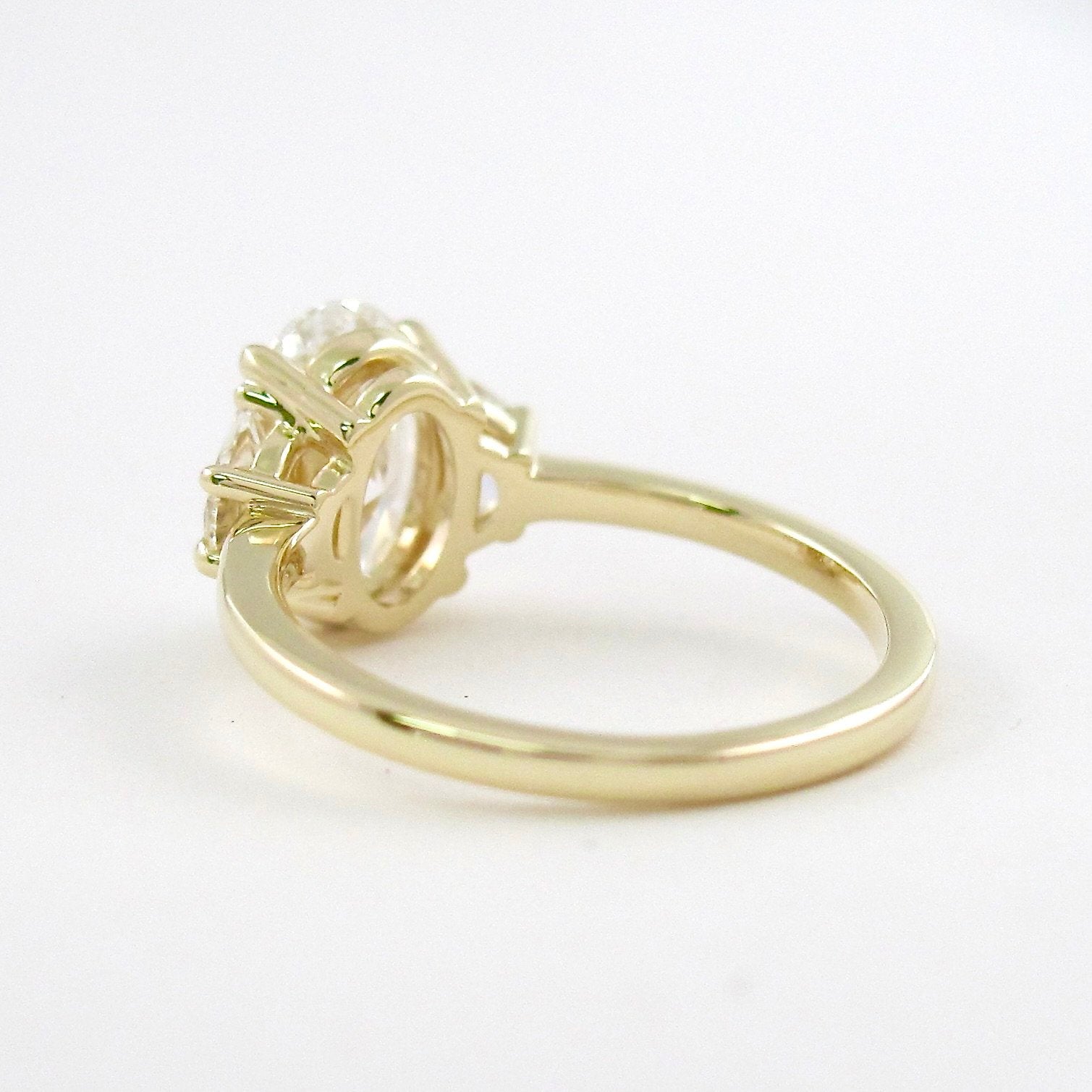 3.0 CT Oval Three Stone Moissanite Engagement Ring - crownmoissanite
