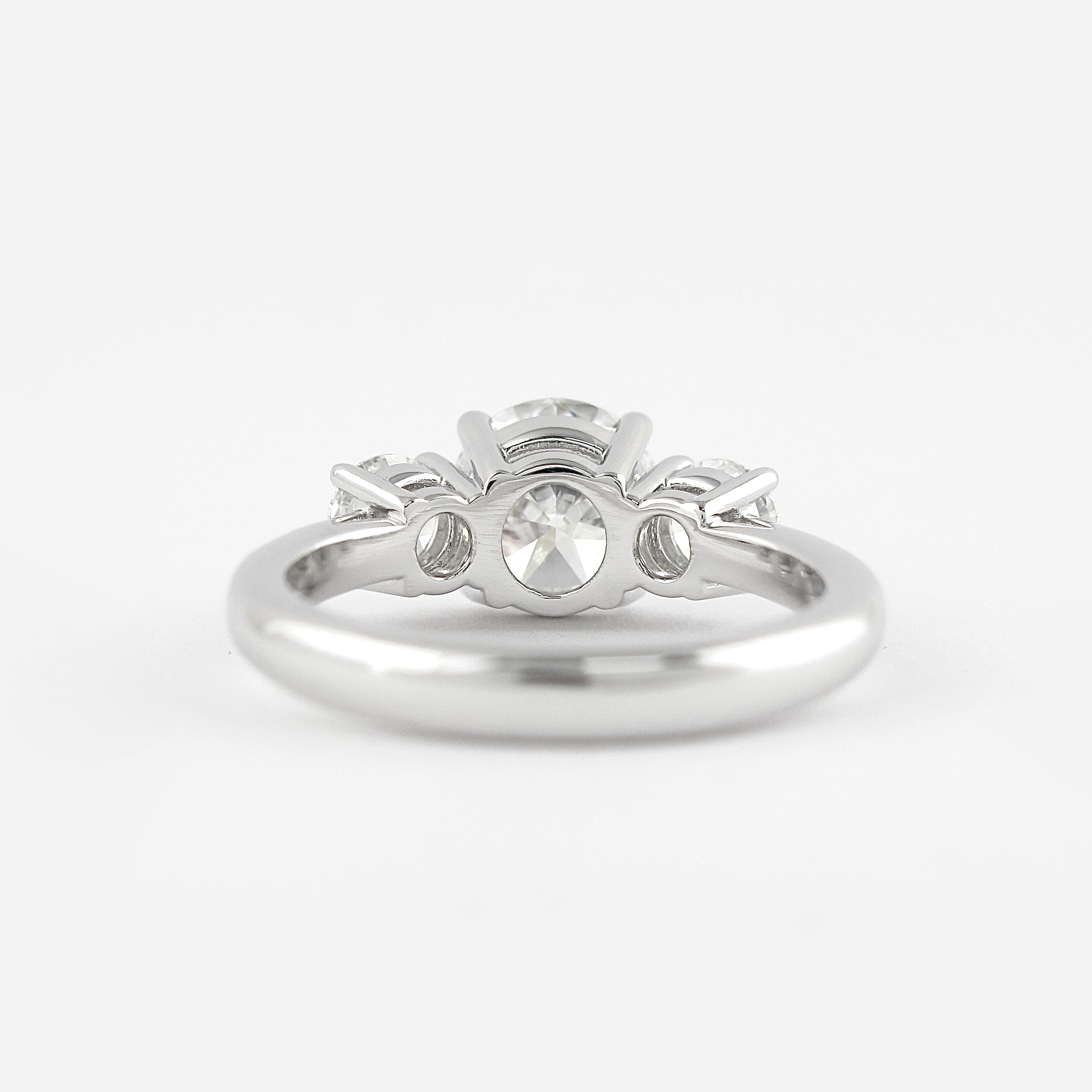 1.20 CT Round Shaped Moissanite Three Stones Engagement Ring - crownmoissanite