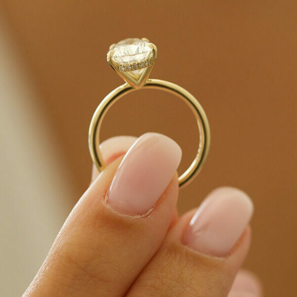 3.10 CT Pear Cut Solitaire Style Moissanite Engagement Ring - crownmoissanite