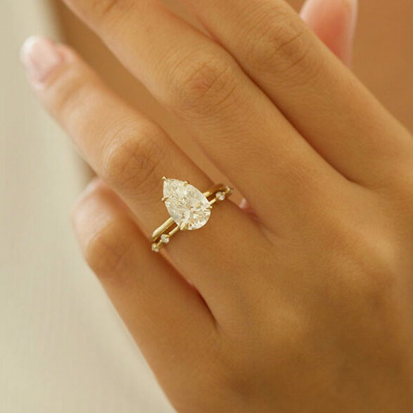 3.10 CT Pear Cut Solitaire Style Moissanite Engagement Ring - crownmoissanite