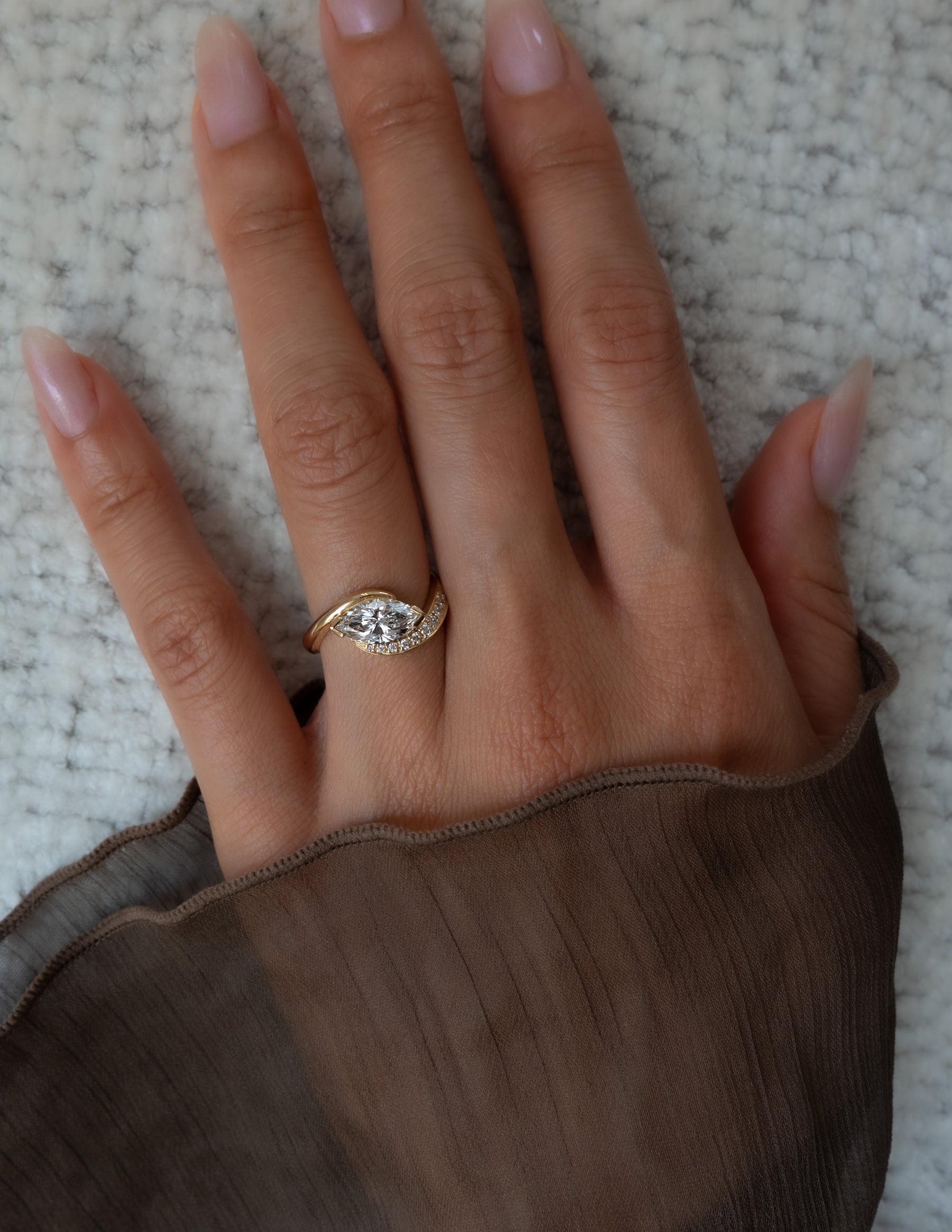 1.0 - 2.0 CT Marquise Cut Moissanite Pavé Unique Setting Engagement Ring