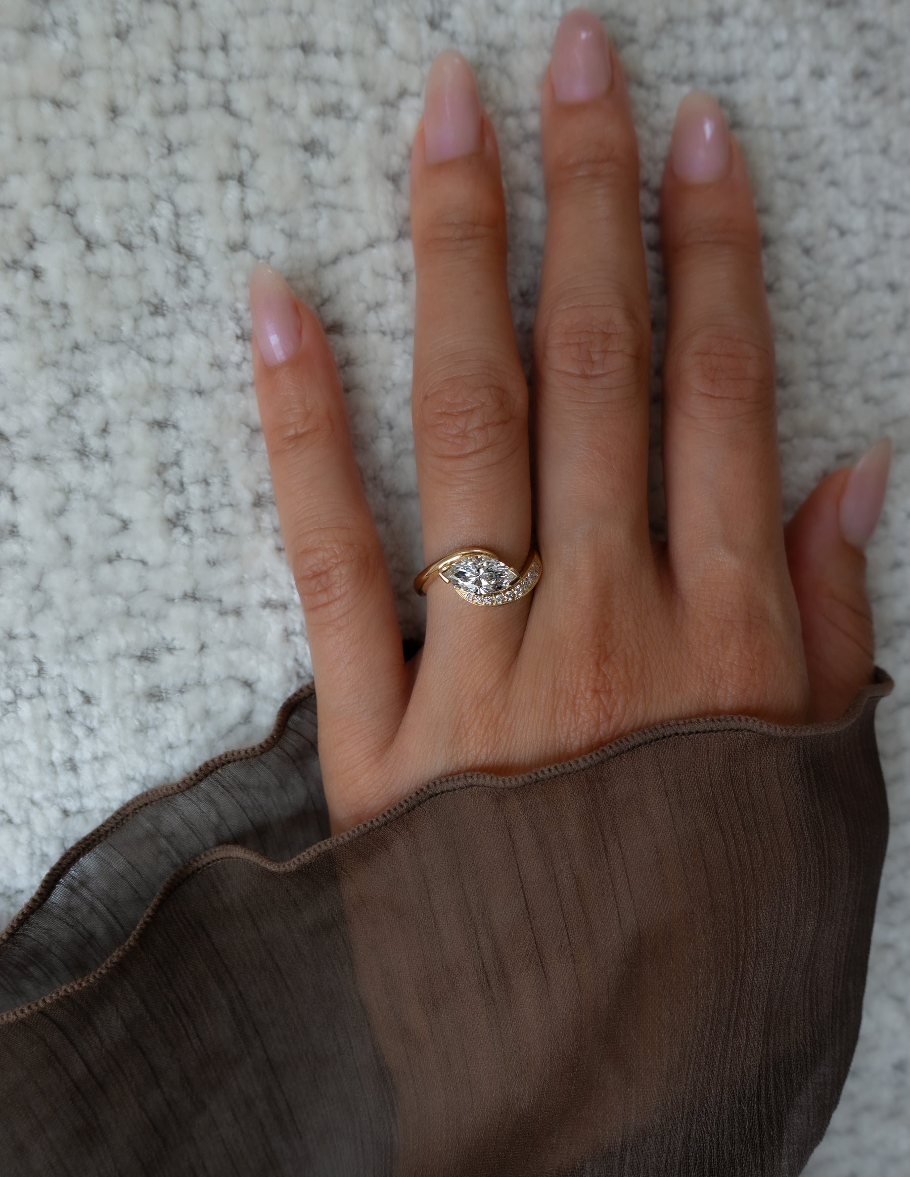 1.0 - 2.0 CT Marquise Cut Moissanite Pavé Unique Setting Engagement Ring