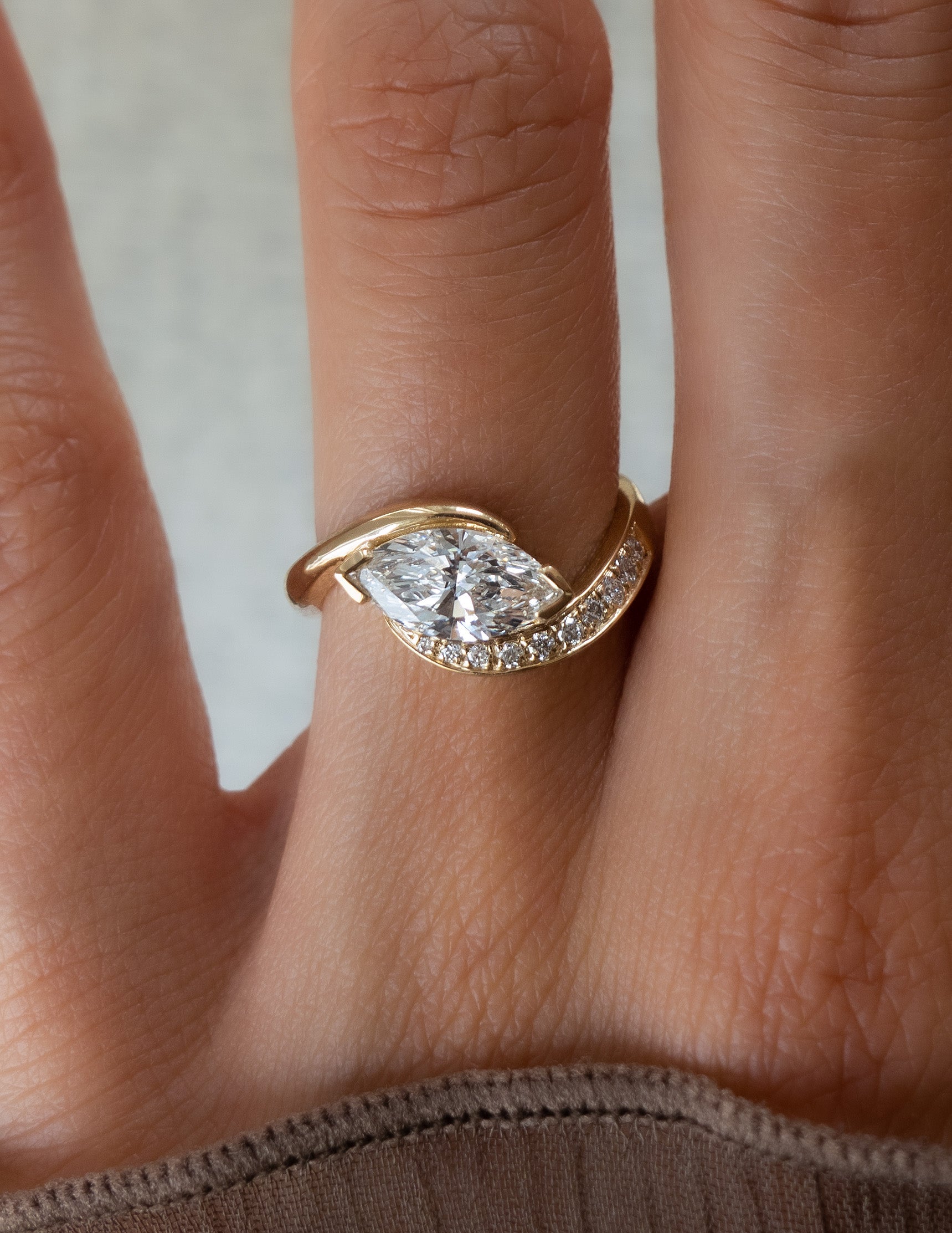 1.0 - 2.0 CT Marquise Cut Moissanite Pavé Unique Setting Engagement Ring