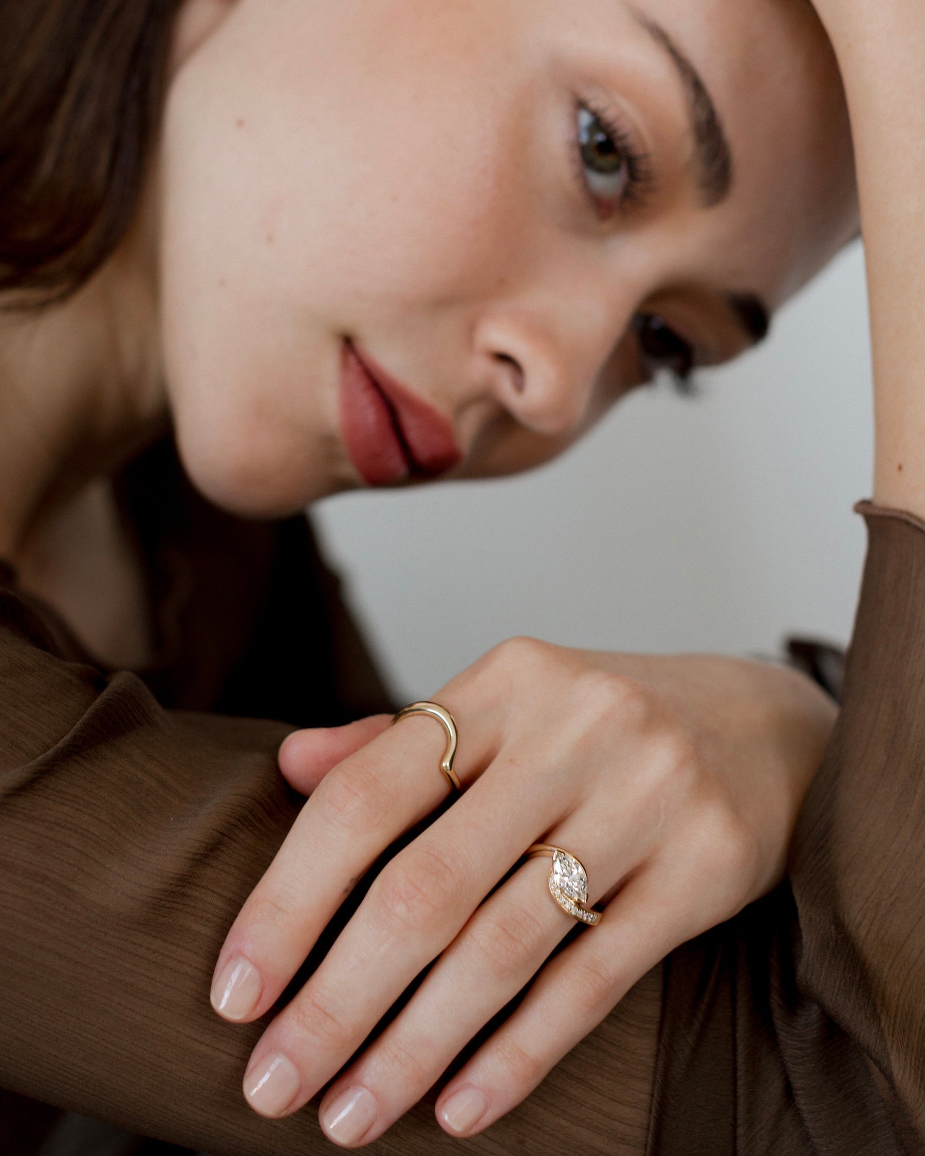 1.0 - 2.0 CT Marquise Cut Moissanite Pavé Unique Setting Engagement Ring