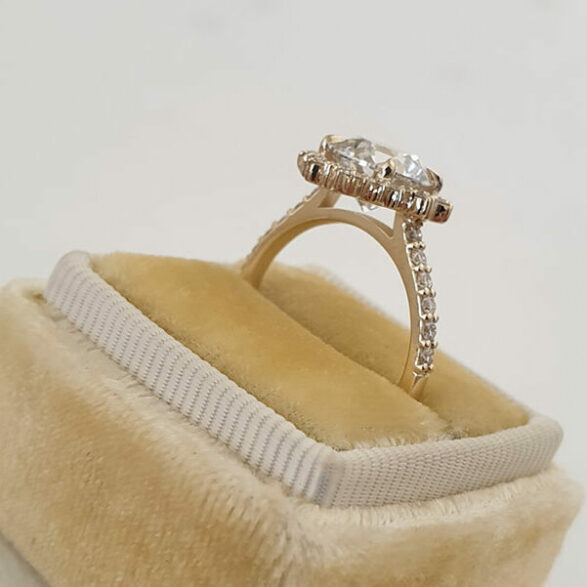 2.0 CT Round Shaped Moissanite Cluster Engagement Ring - crownmoissanite