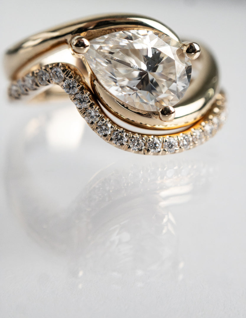 1.0 - 2.0 CT Pear Cut Moissanite Solitaire Bridal Ring Set