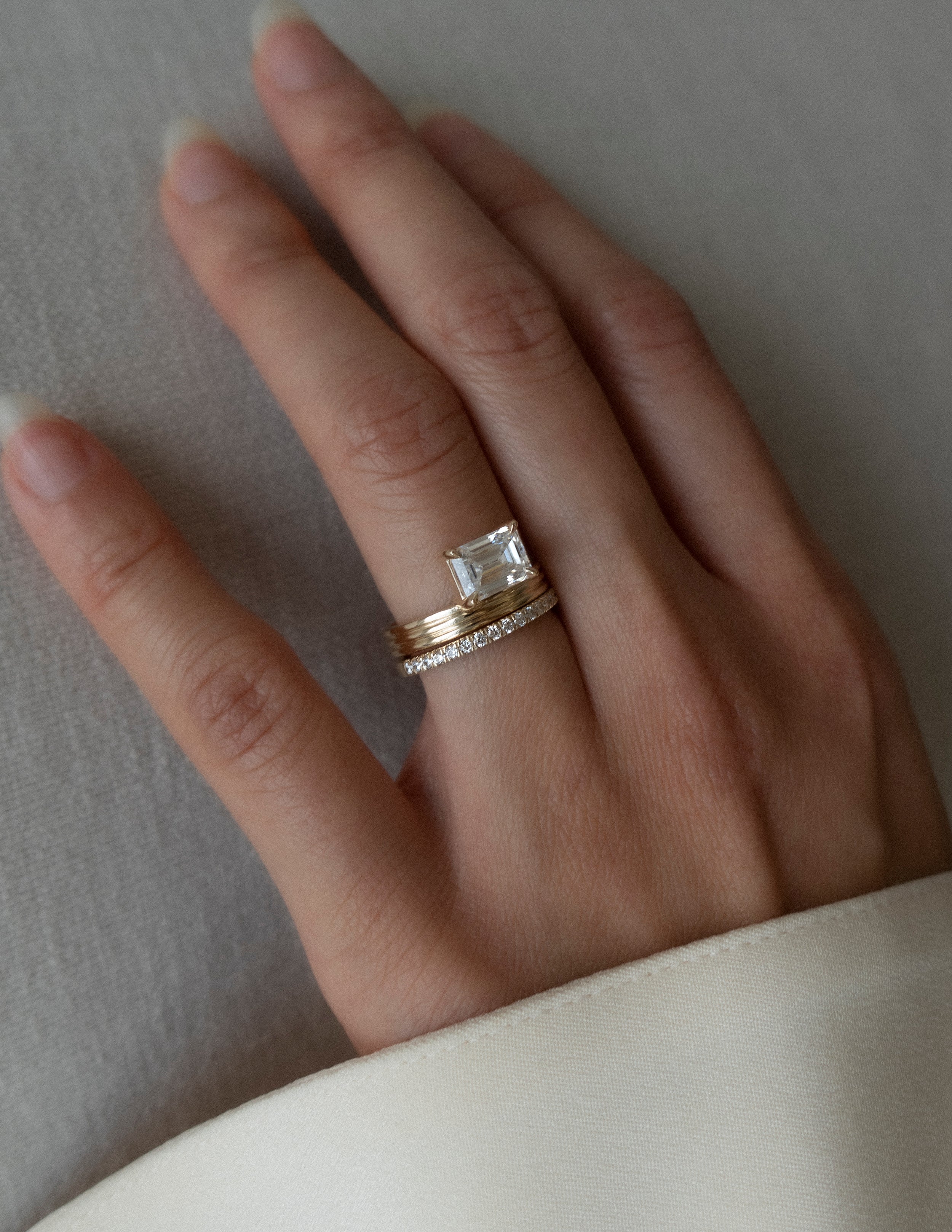 1.50 -2.50 CT Emerald Moissanite Solitaire Style Bridal Bing Set