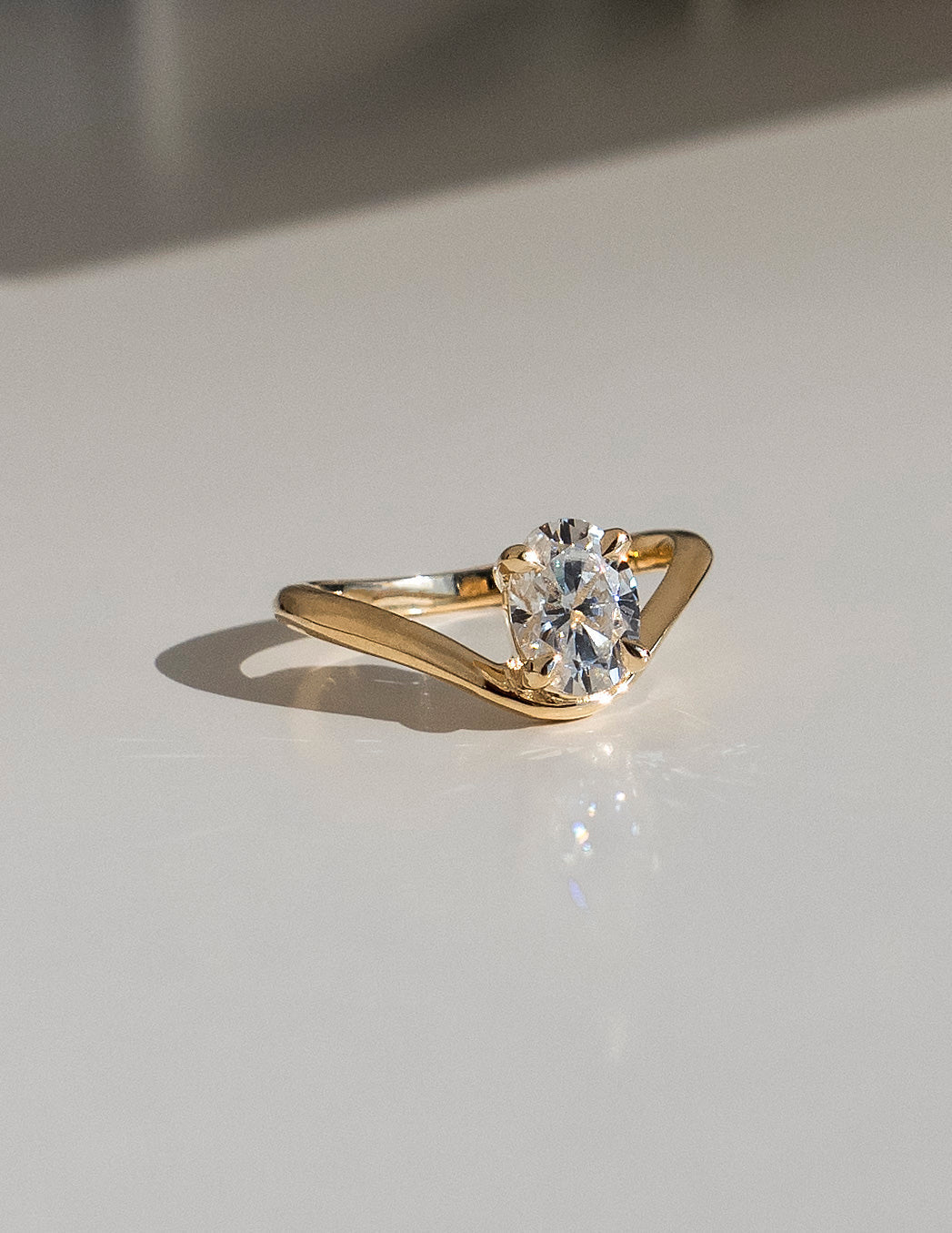 1.0 -2.0 CT Oval Cut Moissanite Solitaire Engagement Ring